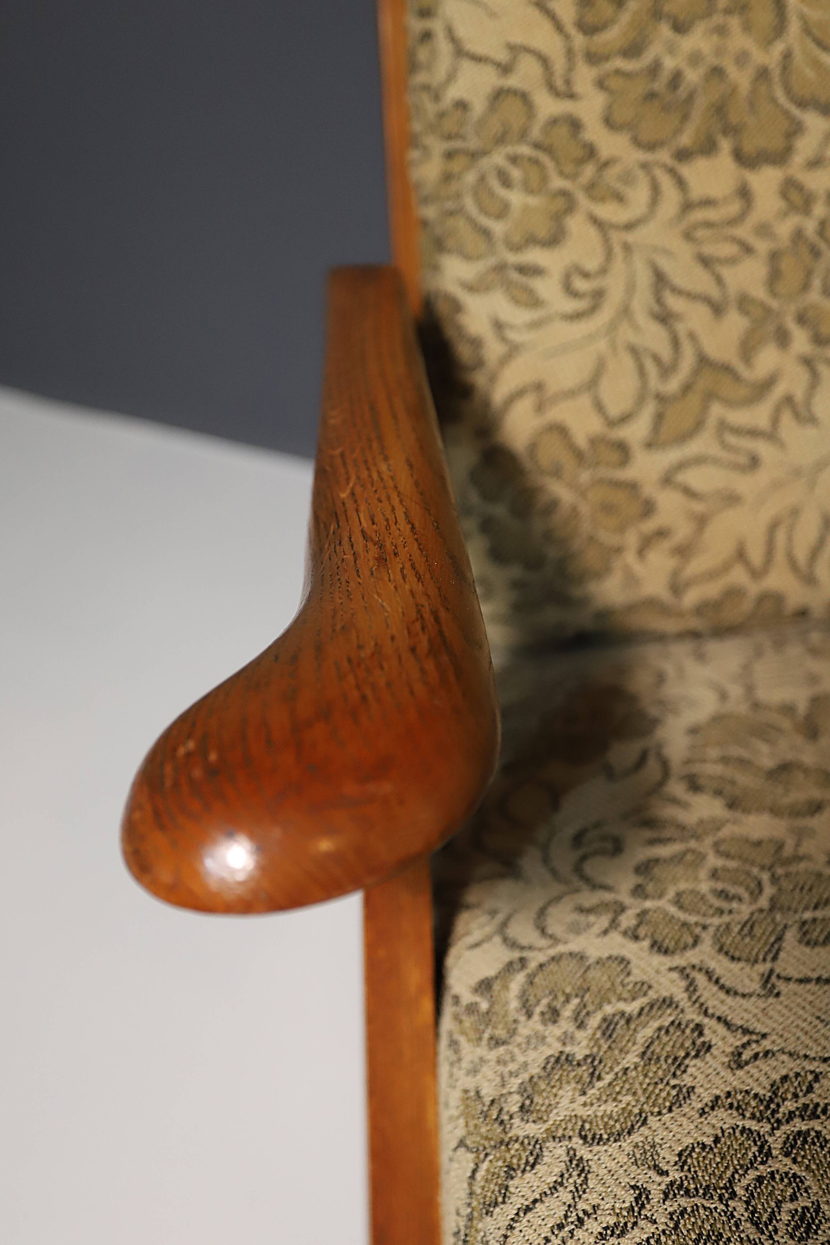 Paire de fauteuils du milieu du siècle, Tchécoslovaquie, vers les années 1940