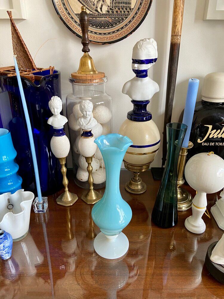 Blue soliflore in opaline