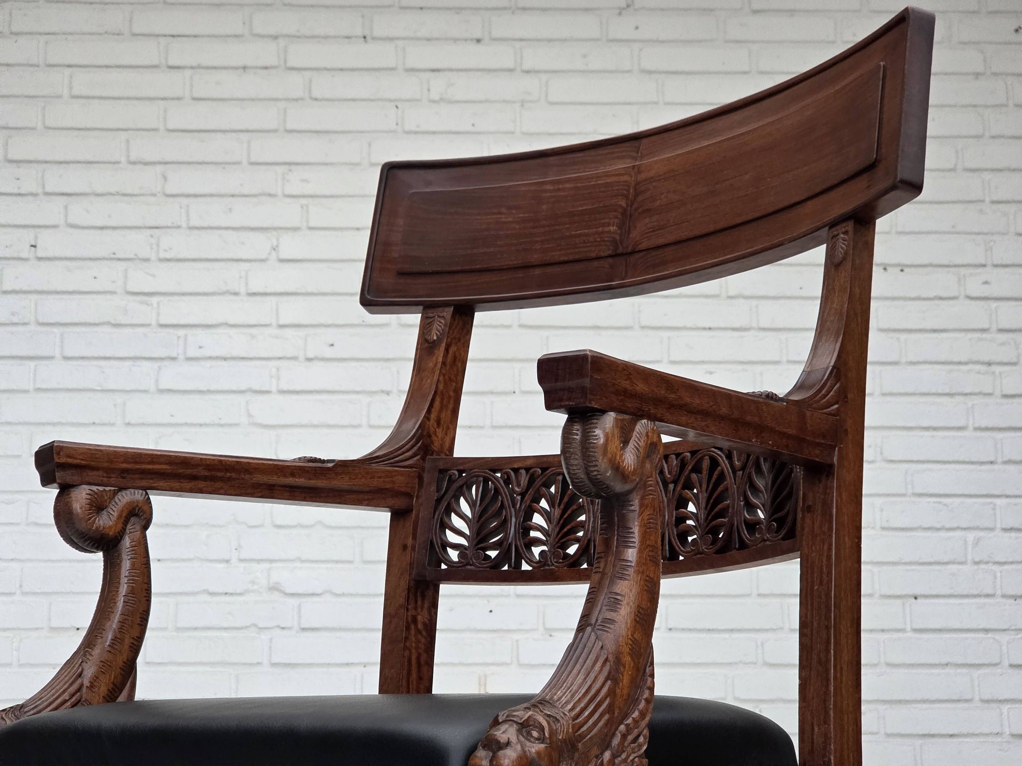 1920-30s, set of 2 armchairs, design after Georges Jacob, carved teak wood.