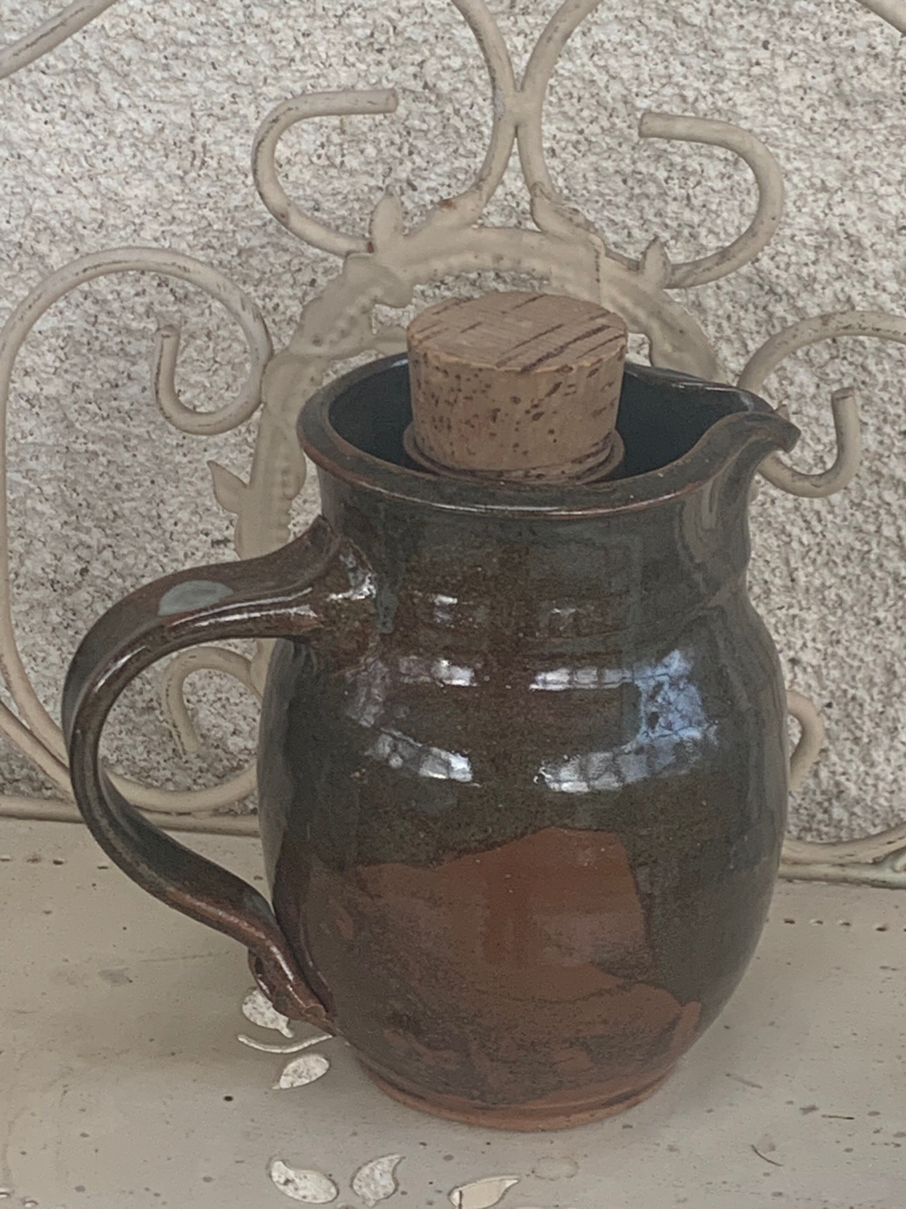 Refreshing carafe in glazed ceramic and vintage cork stopper