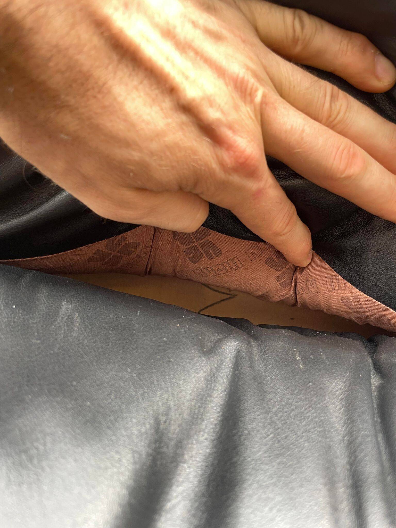 Vaghi • Italian Design • Vintage black leather executive chair from the 70s