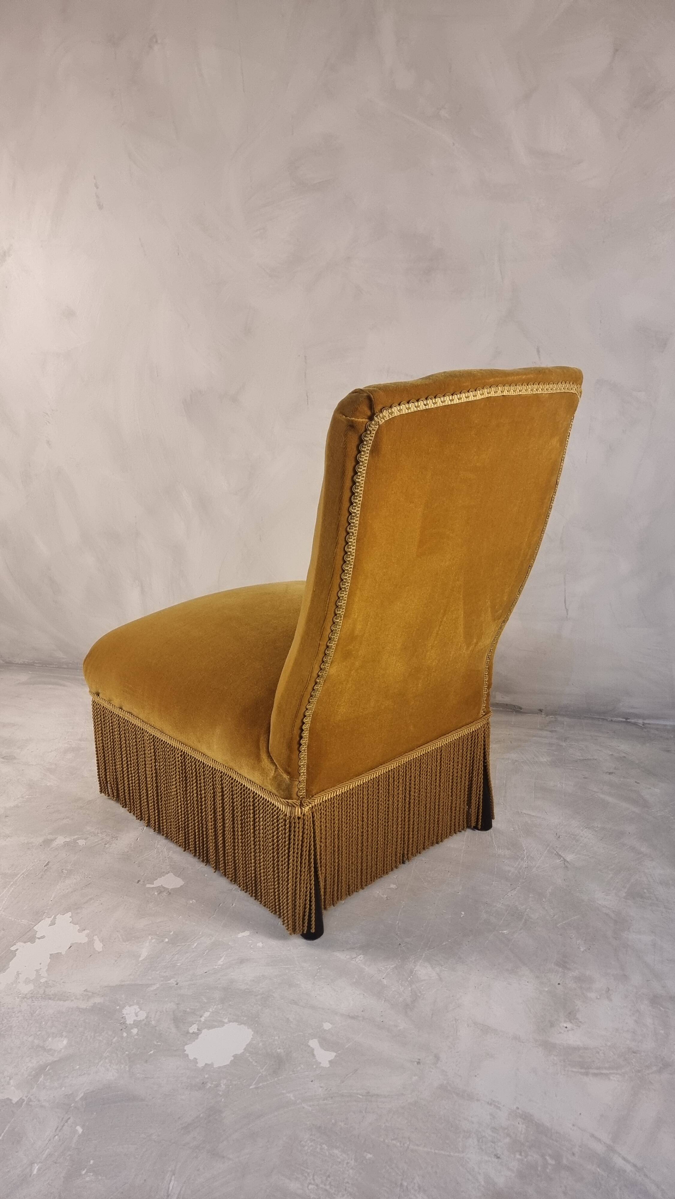 Vintage slipper chair