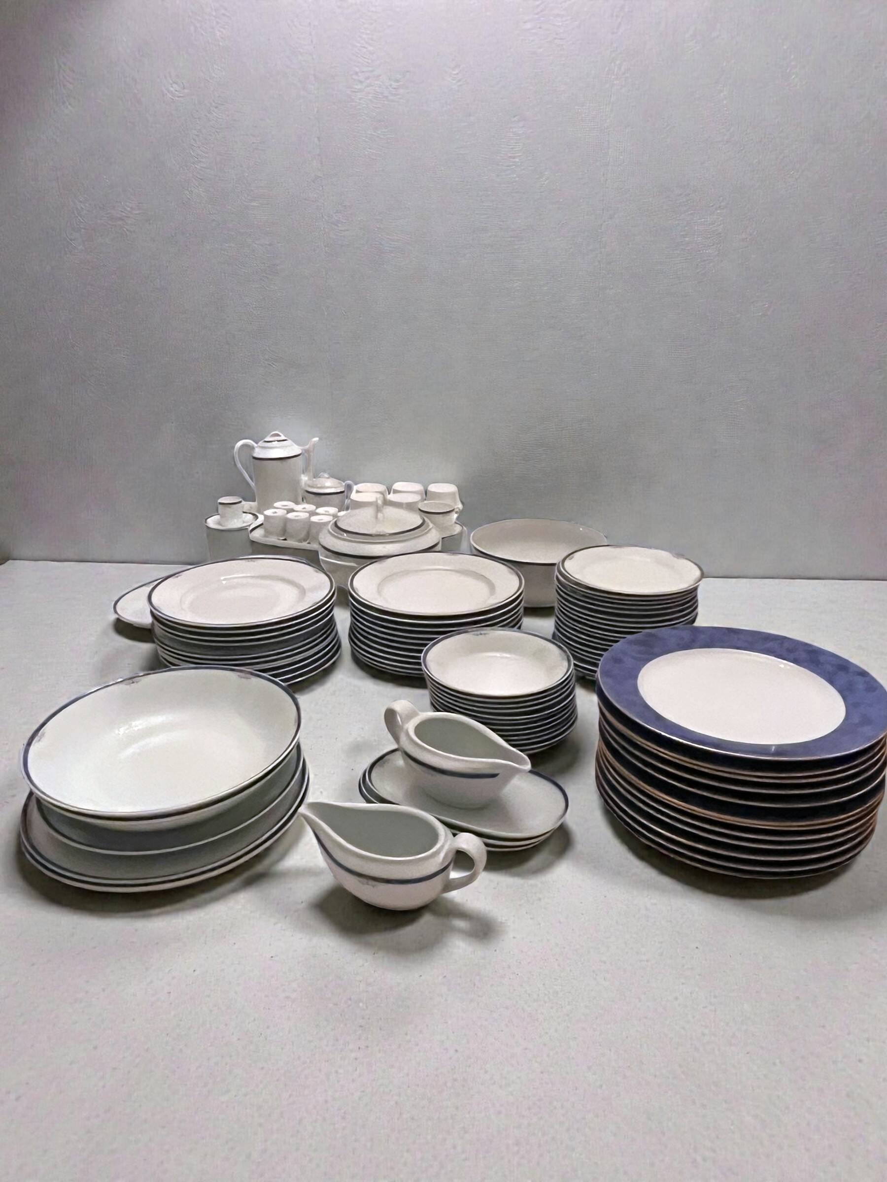 Tableware, complete 94-piece Limoges porcelain dinner service, 20th century