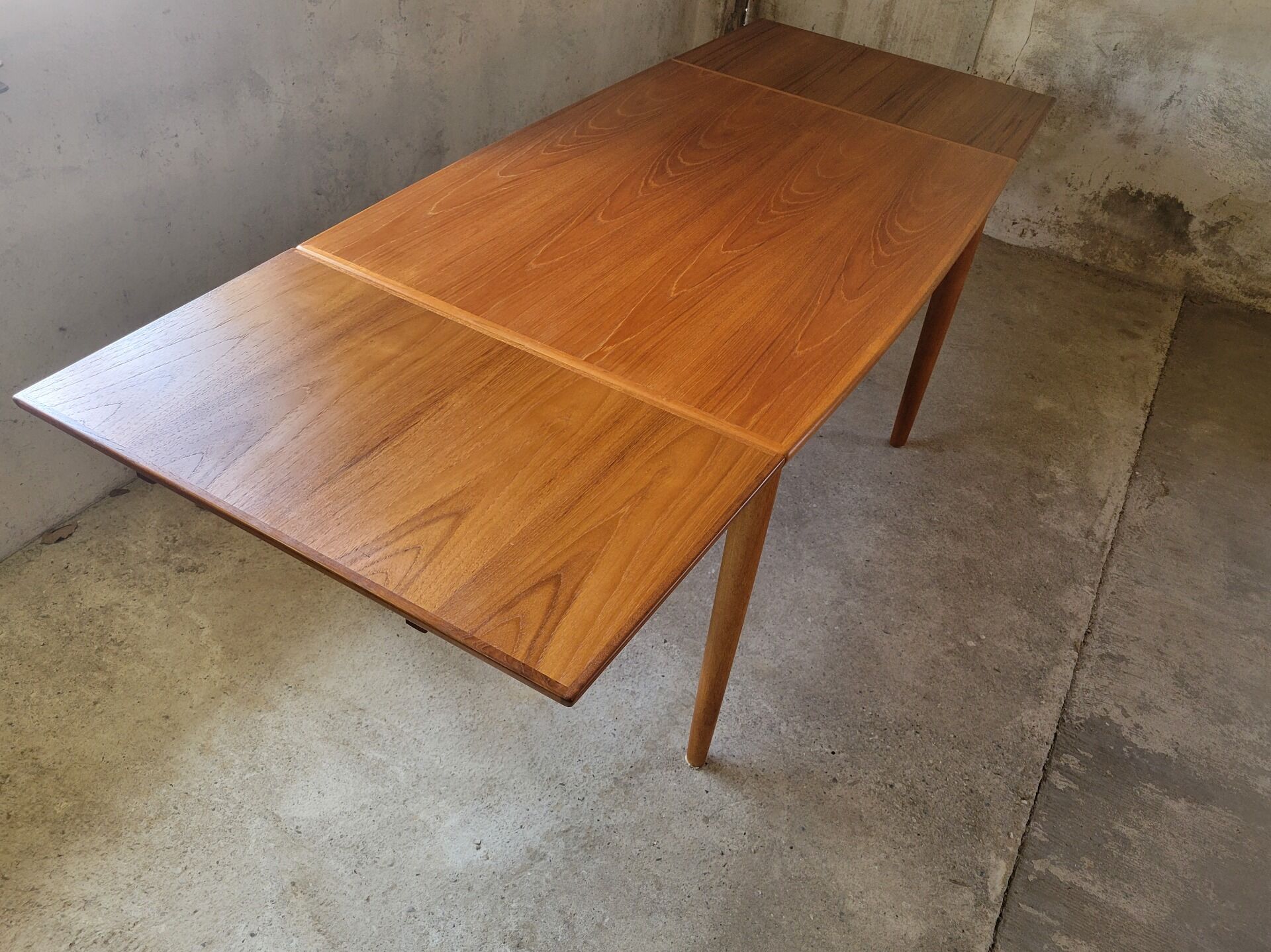 Table à manger extensible en teck par Grete Jalk pour Glostrup