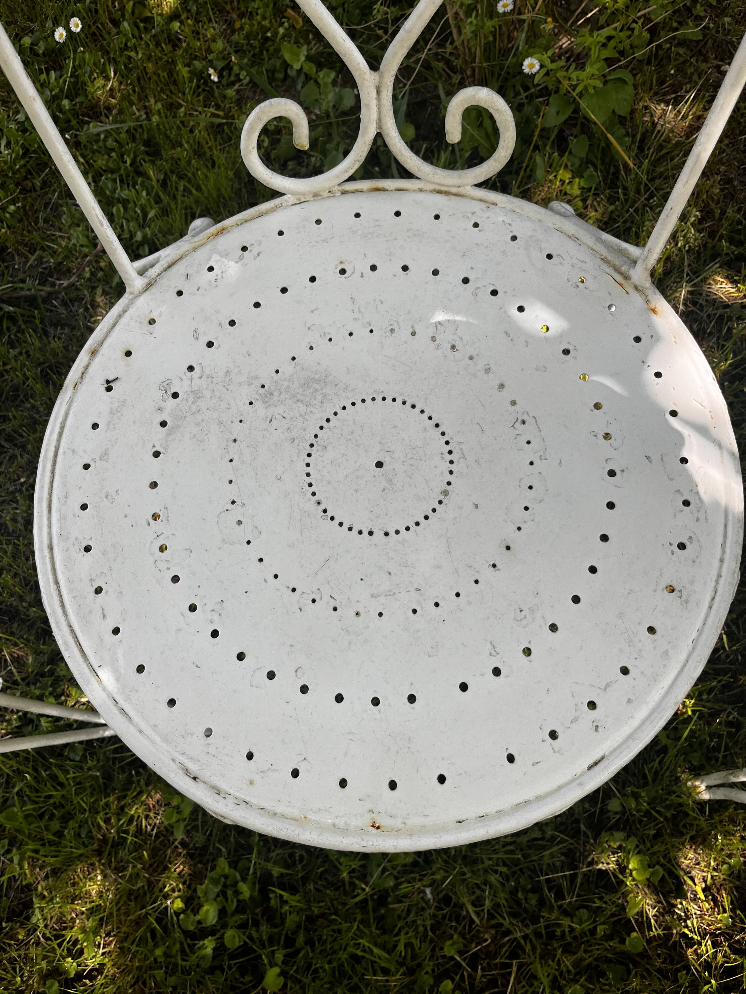 Garden chairs and armchairs