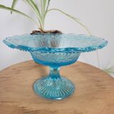 Assiette sur piedouche en verre bleu