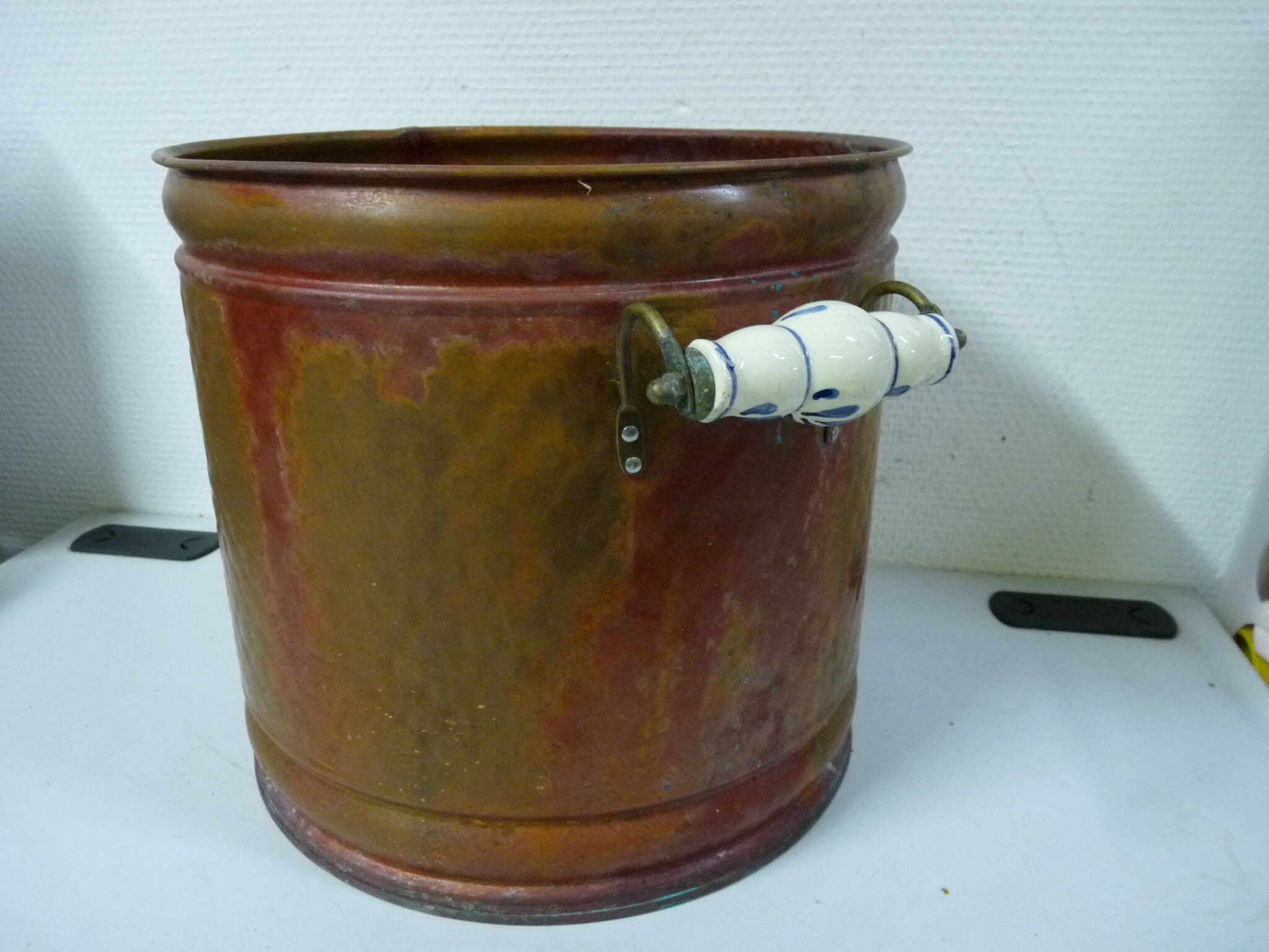 Gardening porcelain copper planter Nijhof
