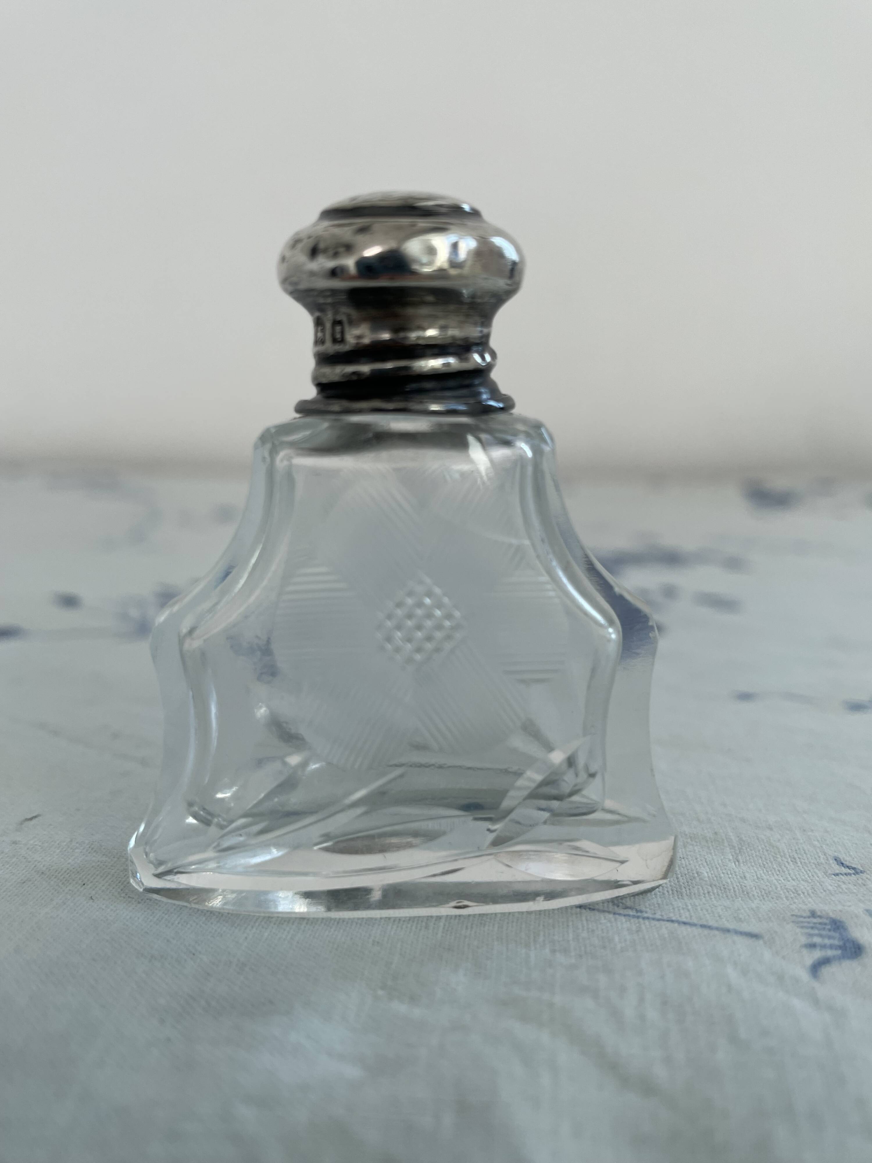 Perfume bottle, salt, silver, engraved glass, 1908, English silver hallmarks