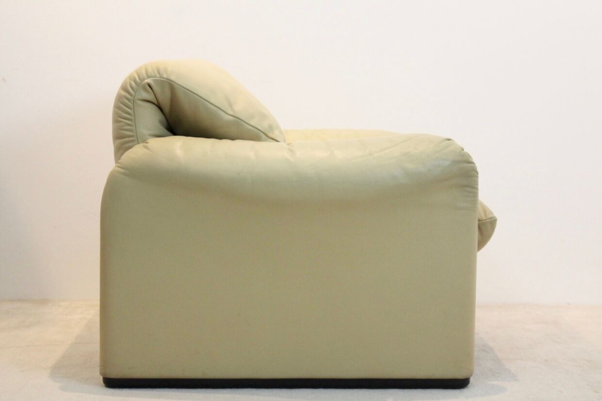 Maralunga Leather Lounge Chair by Vico Magistretti for Cassina, Italy