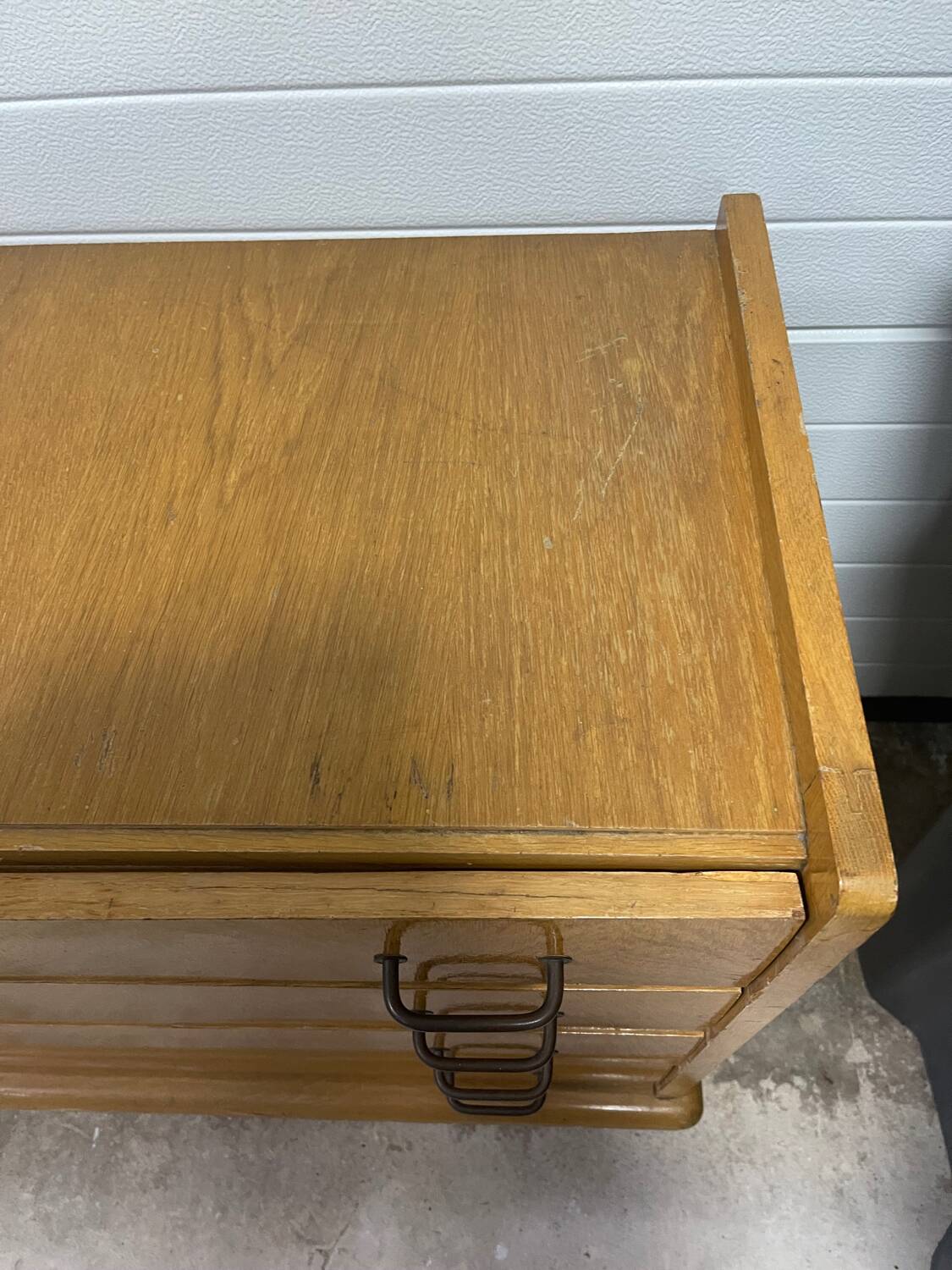 Compass foot chest of drawers