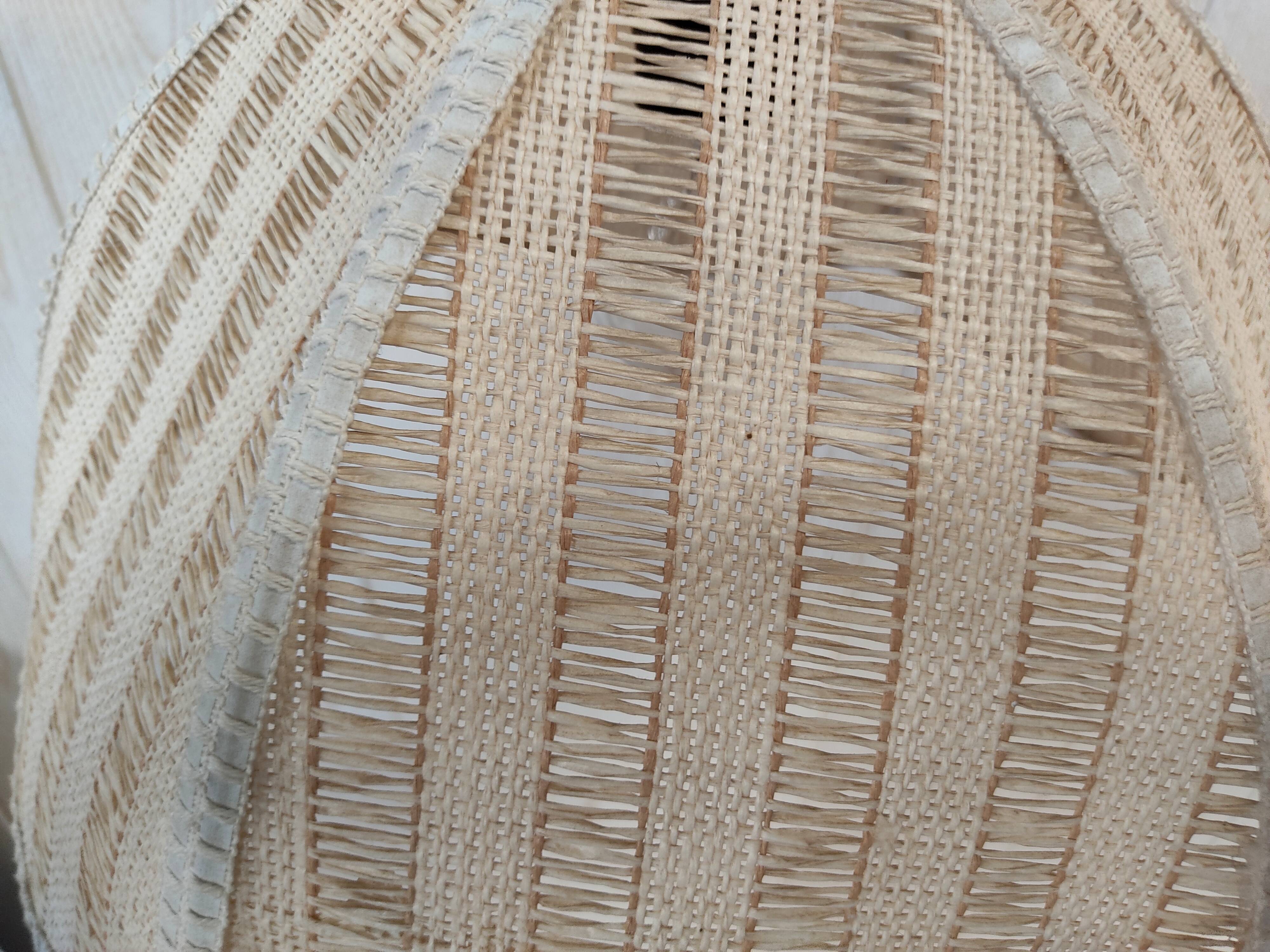 Flower suspension in string and rope