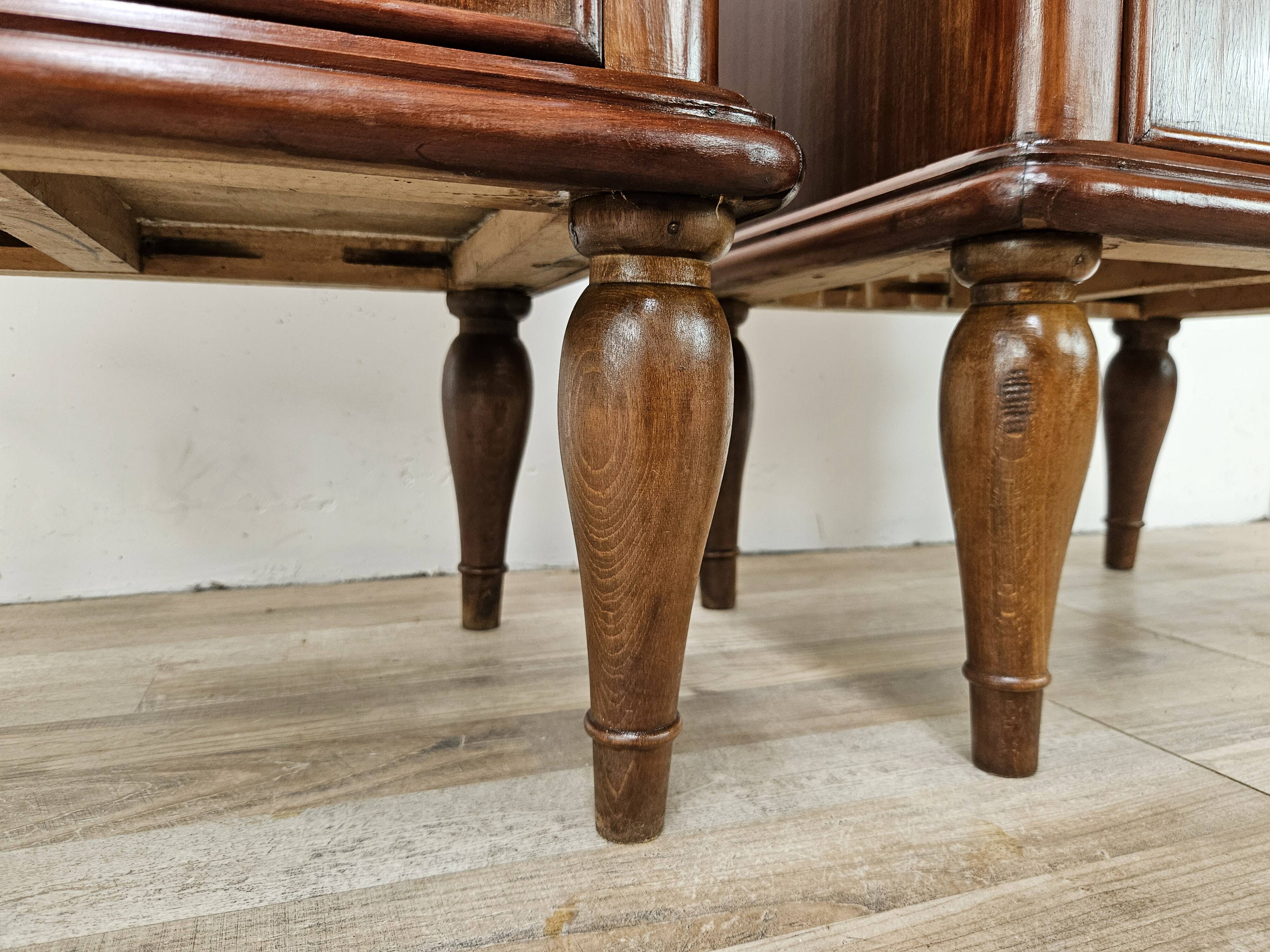 Pair of 1950s Art Decò bedside tables with mirrored top
