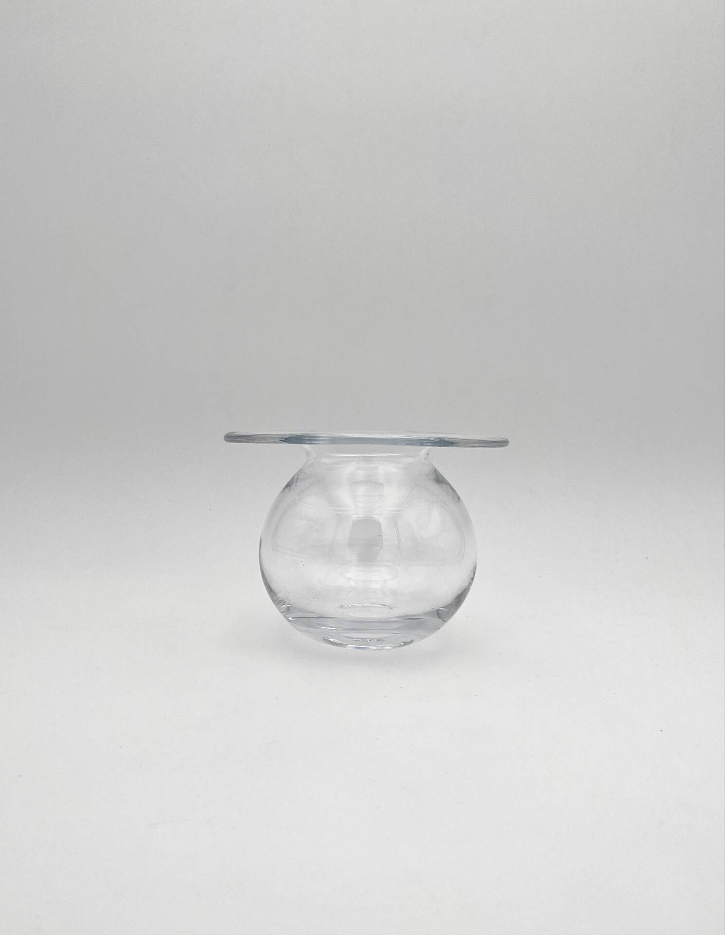 "Saturnus" vases by Nanny Still, Riihimäen Lasi, Fumé & Clair, Scandi design.