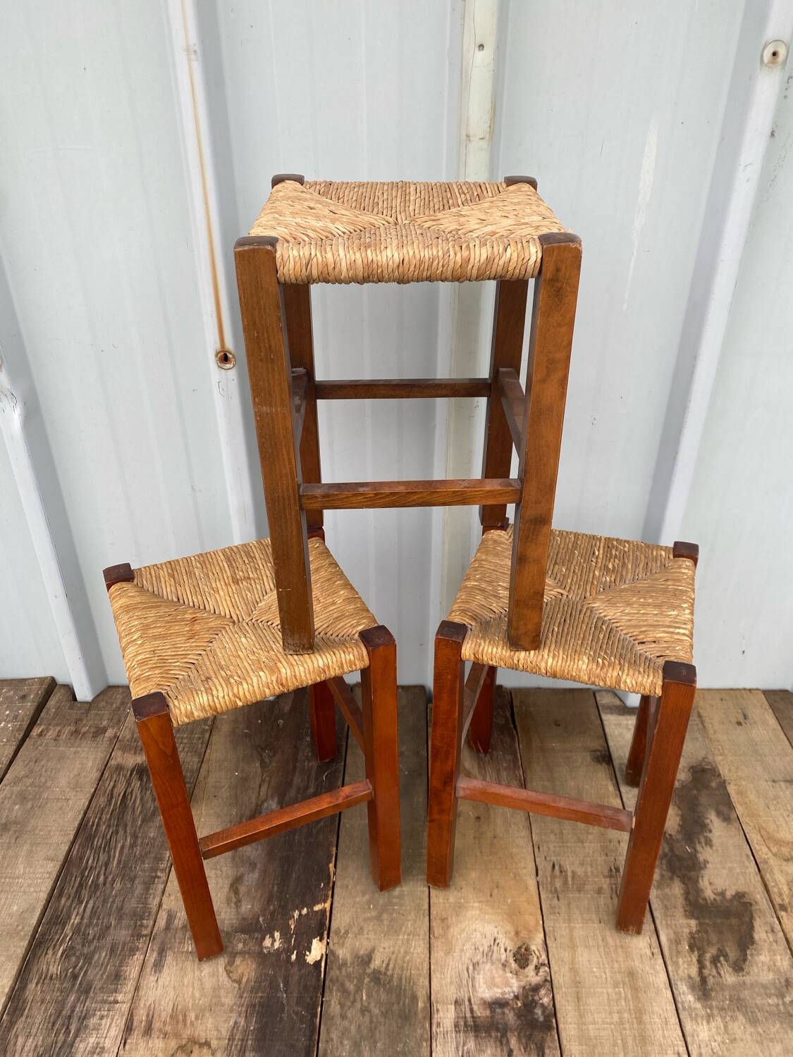 Série 3 Tabourets Anciens en Bois + Assise Paille Tressée Vintage