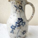 Sandstone pitcher