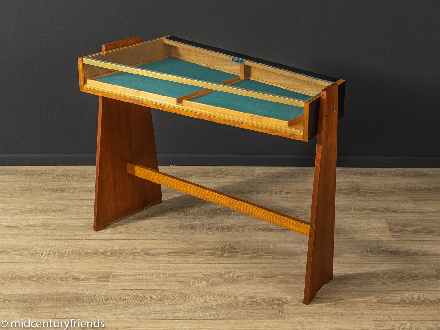 Charming Jewellery Showcase