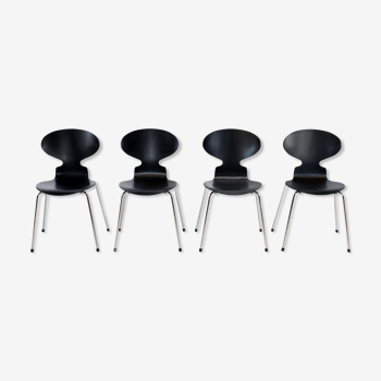 Set of 4 black Arne Jacobsen Ant chairs for Fritz Hansen, 1980, Denmark