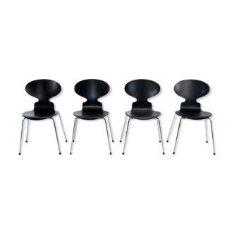 Ensemble de 4 chaises Arne Jacobsen Ant noires pour Fritz Hansen, 1980, Danemark