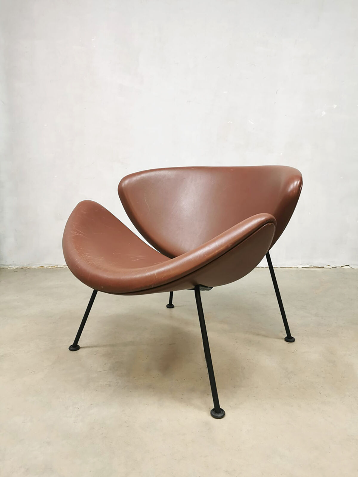 Dutch design Artifort easy chair Pierre Paulin F437 Orange Slice