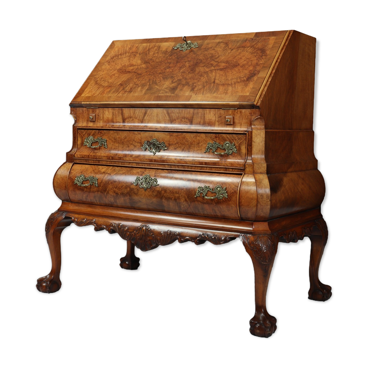 Dutch bombe bureau in walnut