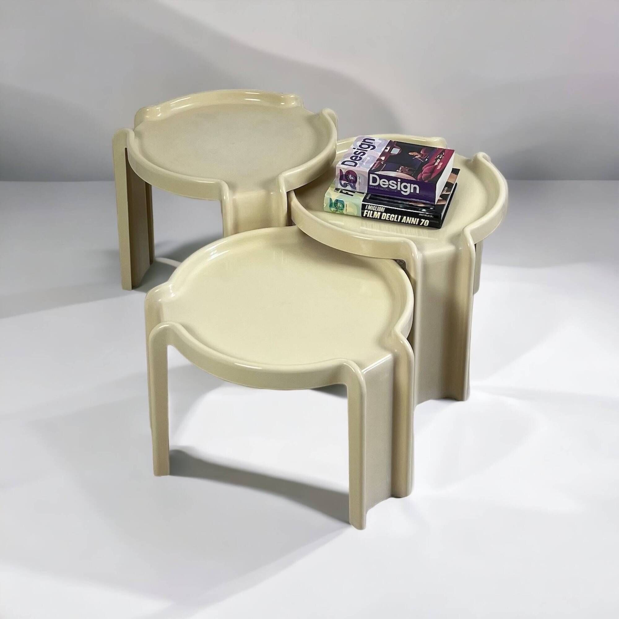 Set of Nesting Tables Model 4905/6/7 by Giotto Stoppino for Kartell, 70s