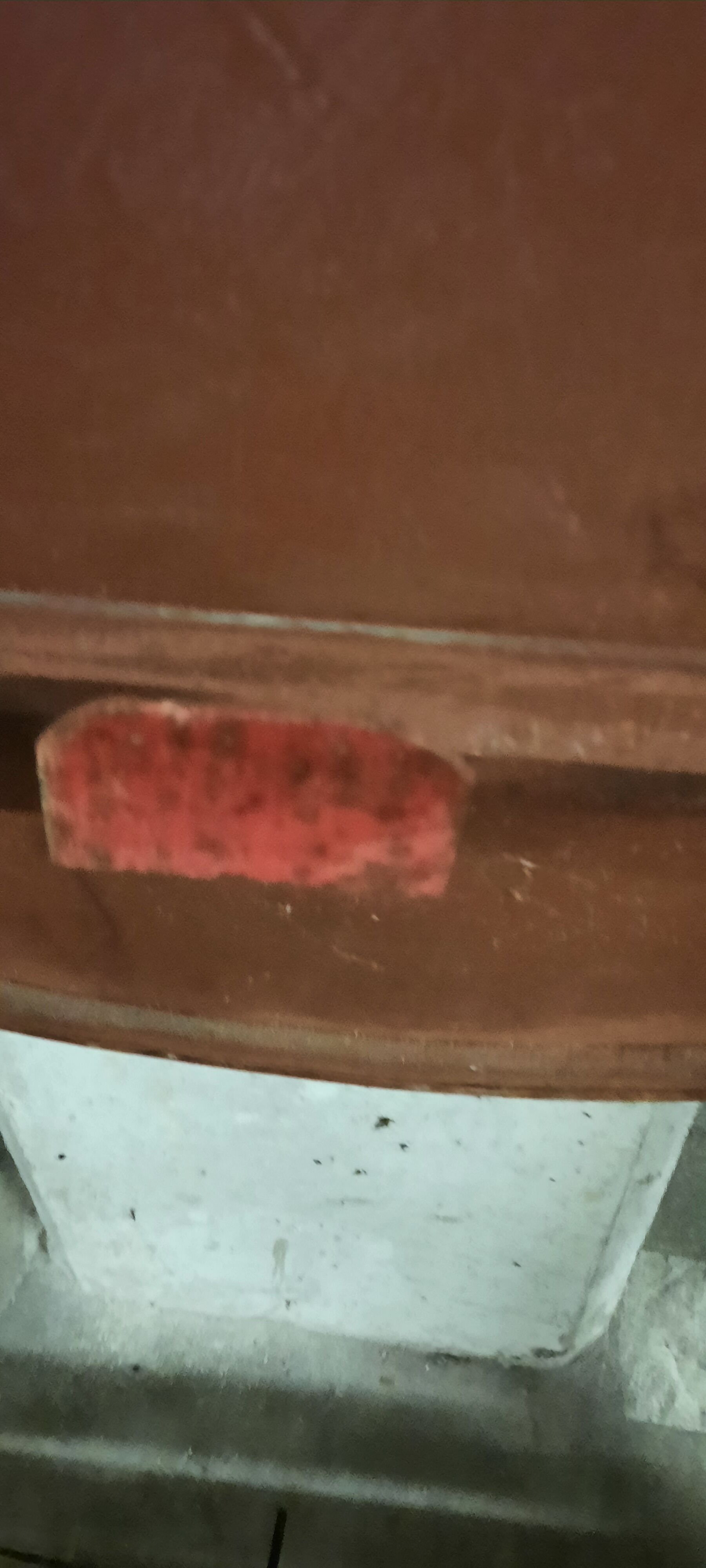 Table et chaises en tôle