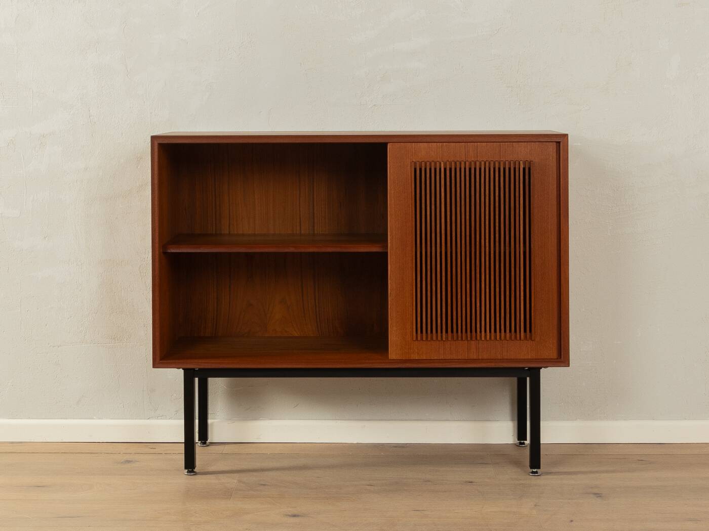 1960s dresser, Heinrich Riestenpatt