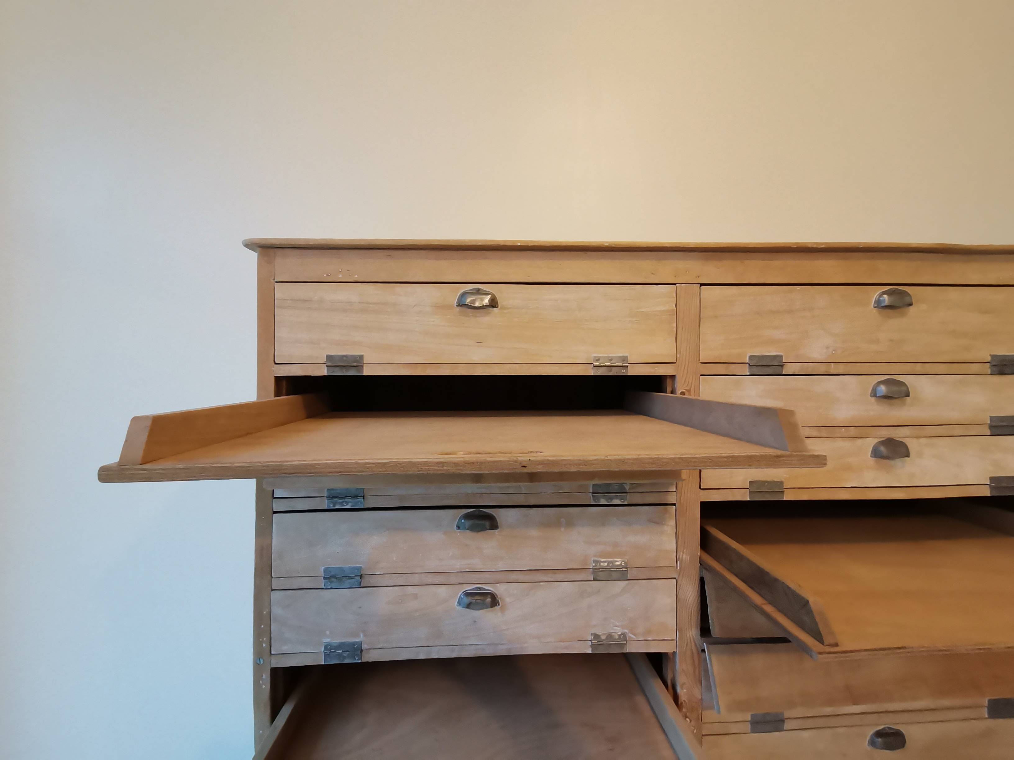 Trade furniture: baker's furniture