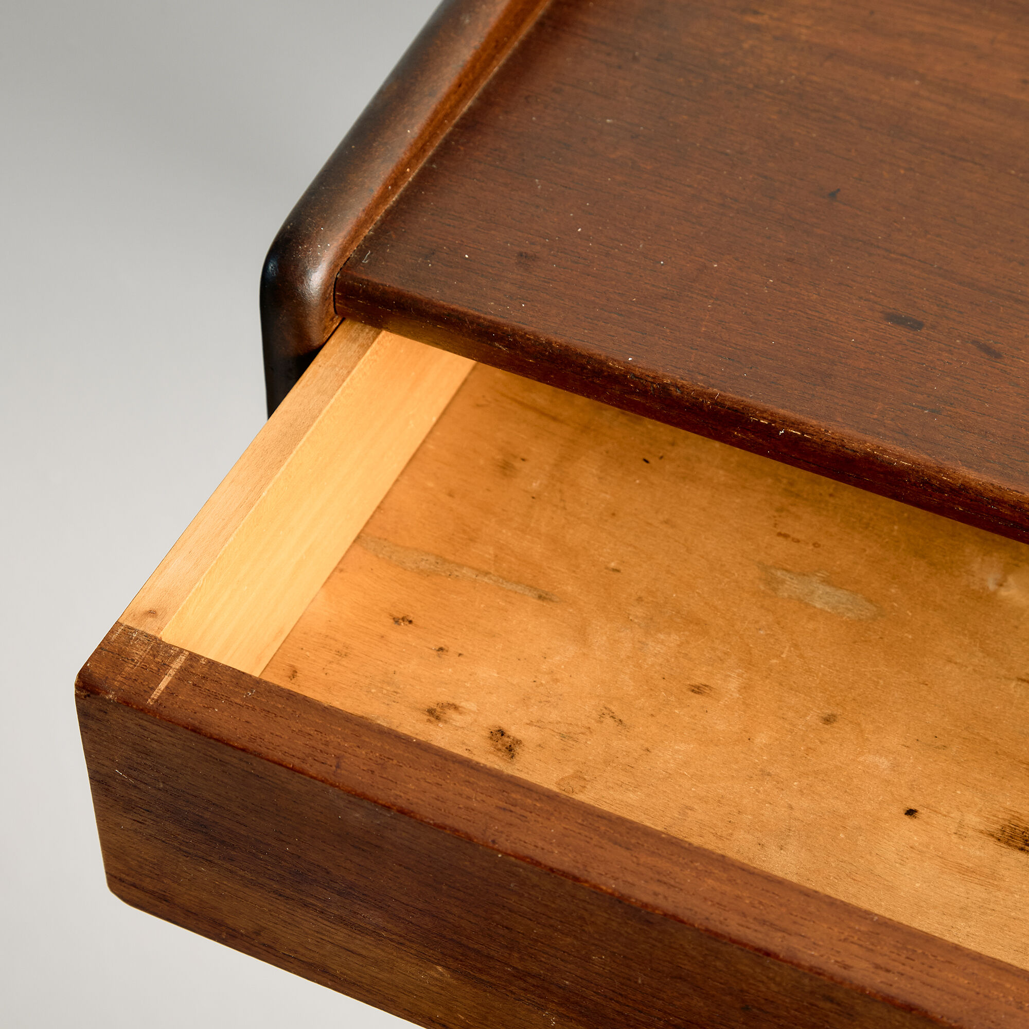 Floating bedside table in teak by Sigfred Omann for Ølholm Møbelfabrik