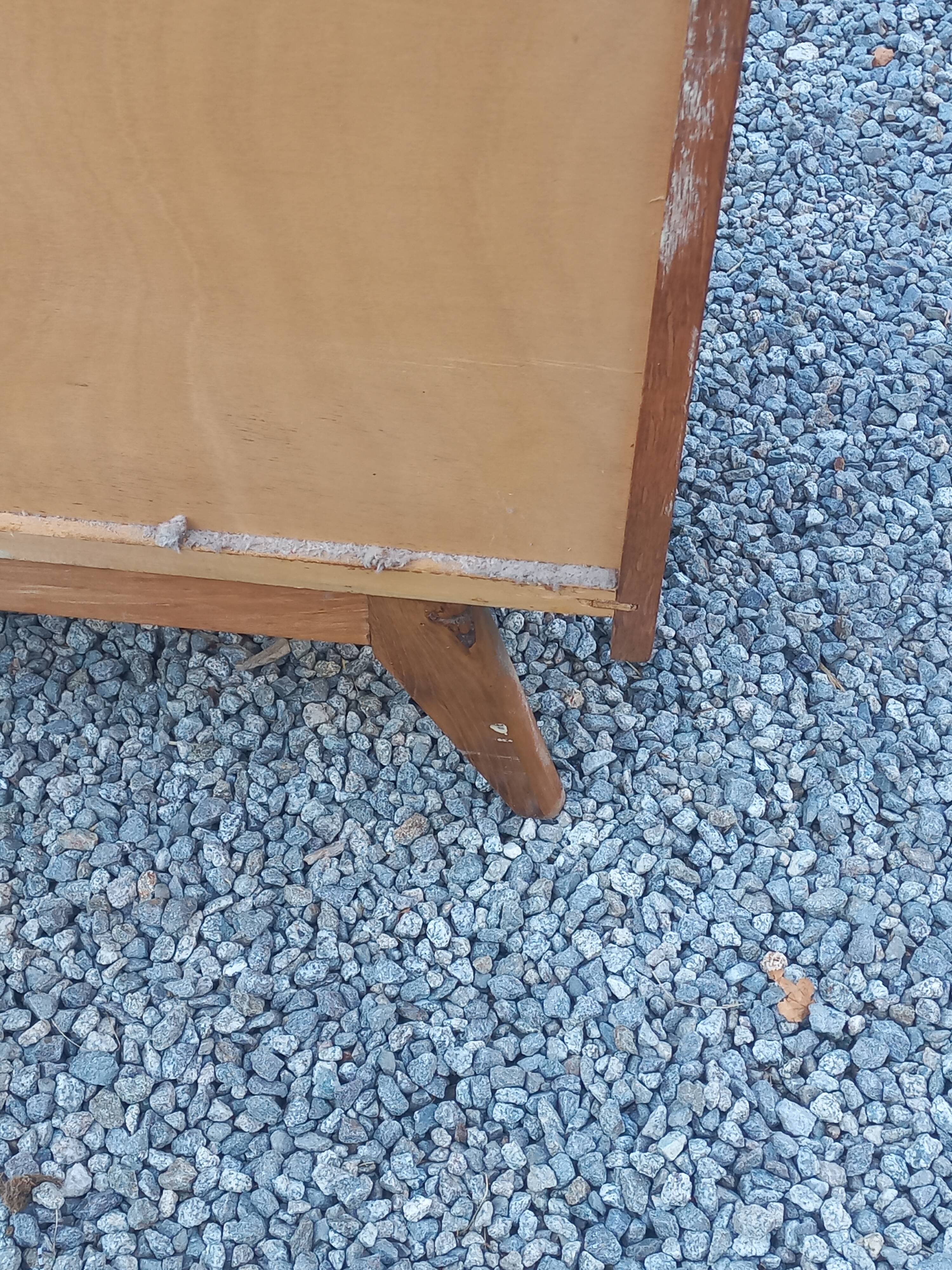 Commode vintage en chêne blond pieds compas 4 tiroirs 1950