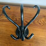Wall-mounted coat rack with 3 hooks
