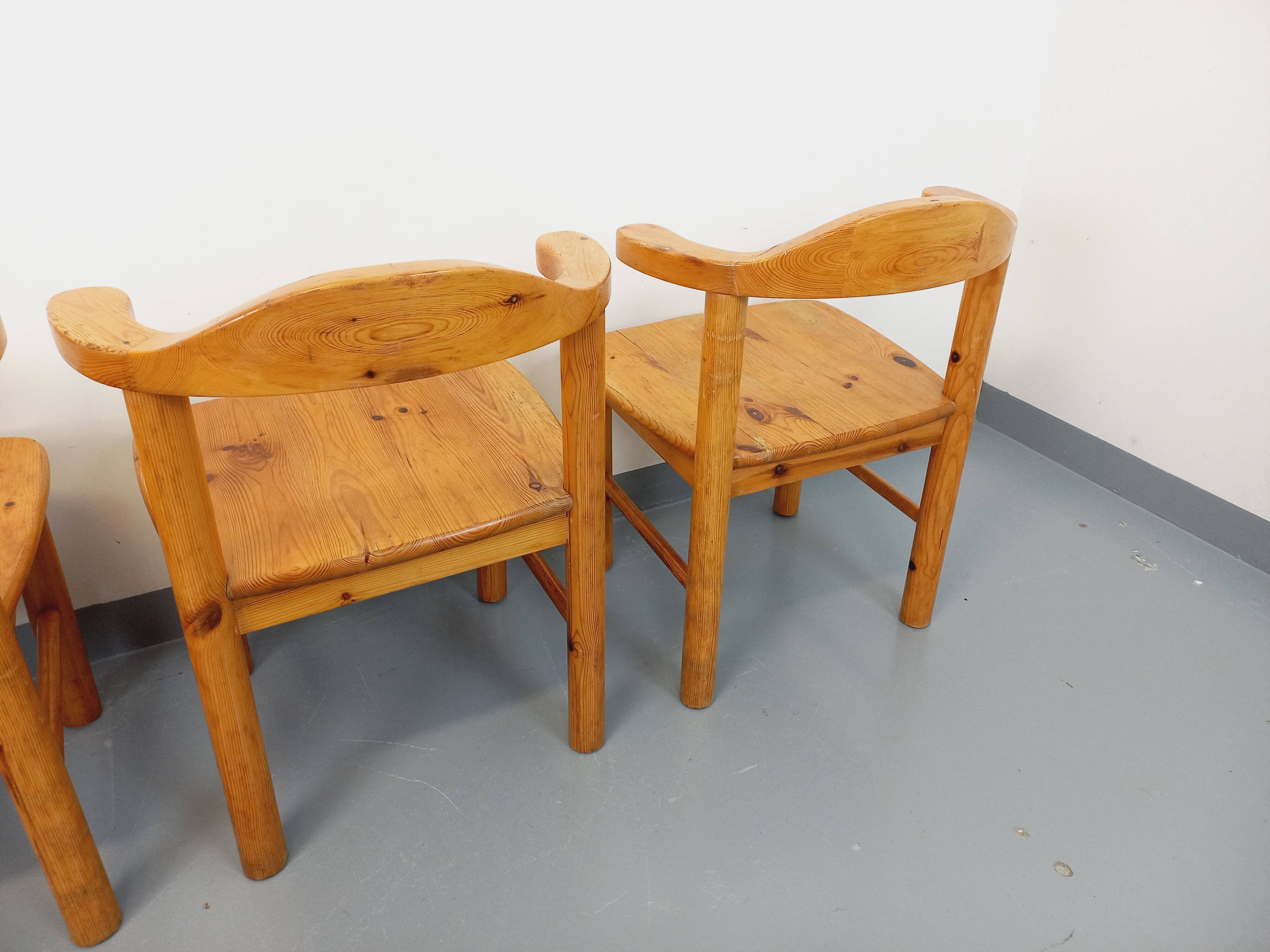 Set of 4 armchairs in pine from the 60s and 70s