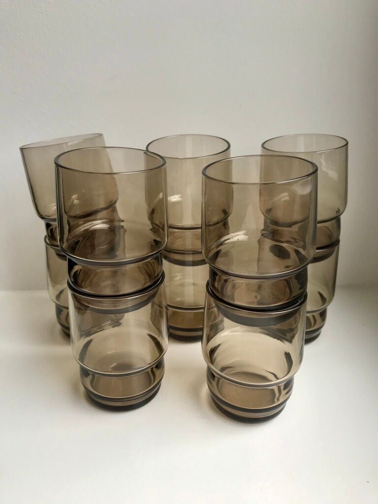 Lot de 10 verres à eau en verre fumé années 70