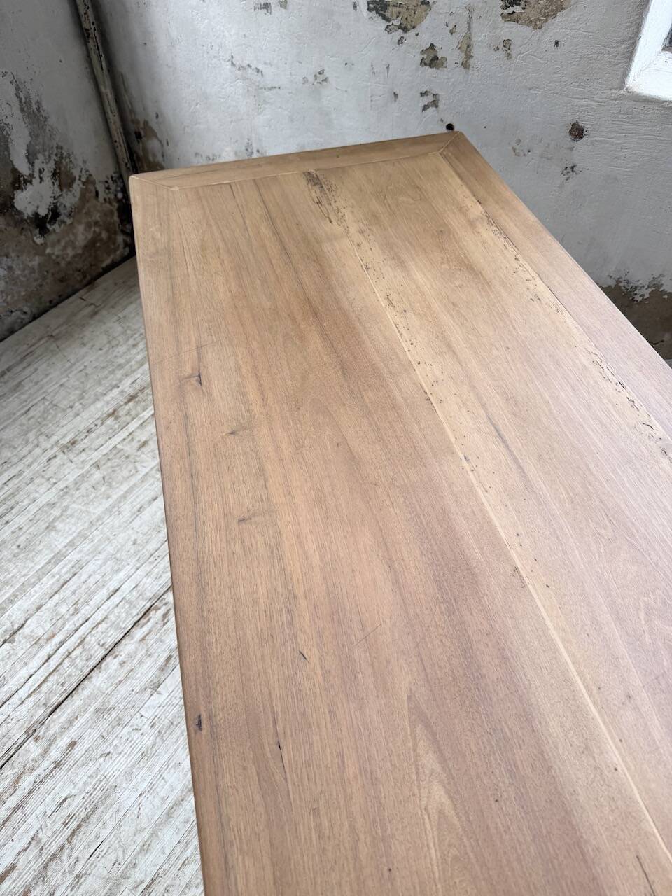 Antique farmhouse or drapery table in walnut, 1900 XL