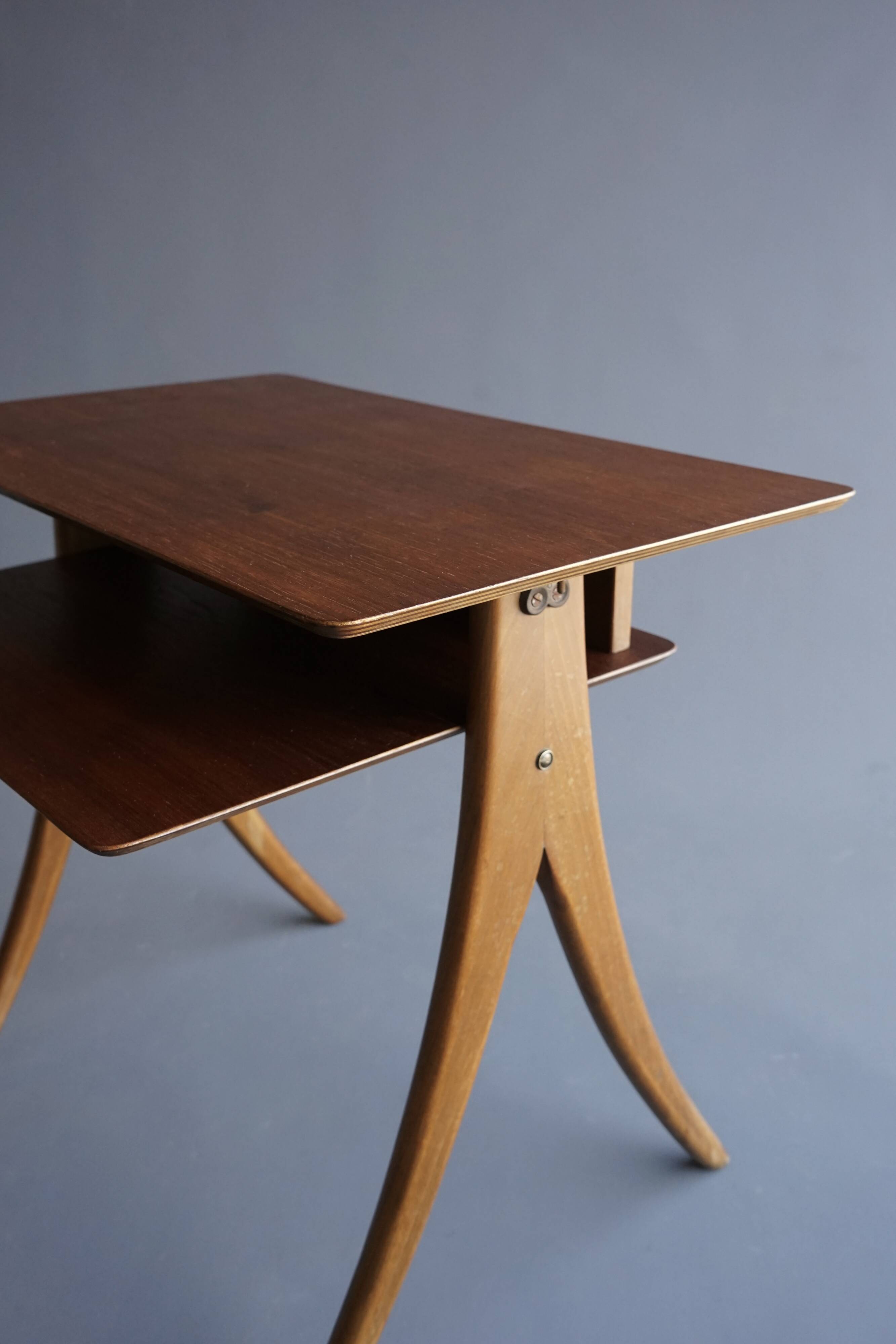Table d'appoint en teck italien, années 1960