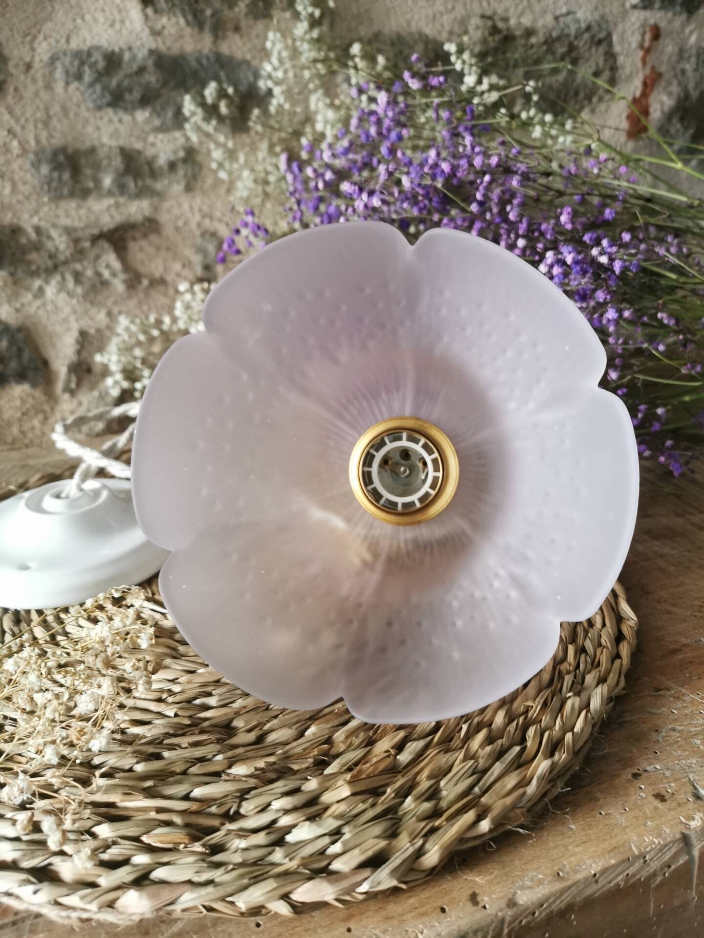 Suspension fleur Vintage en verre moulé rose