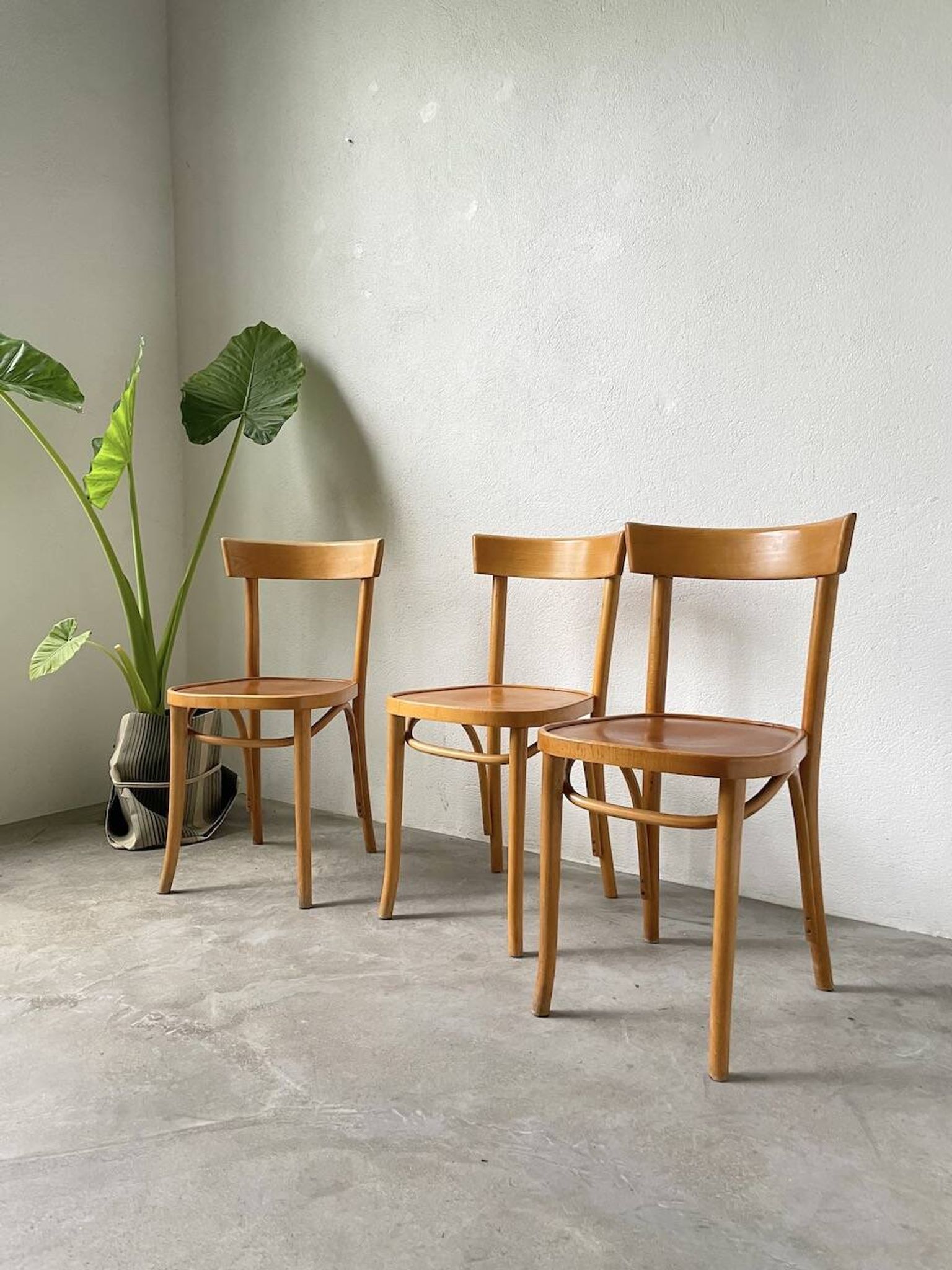 Set de trois chaises bistrot
