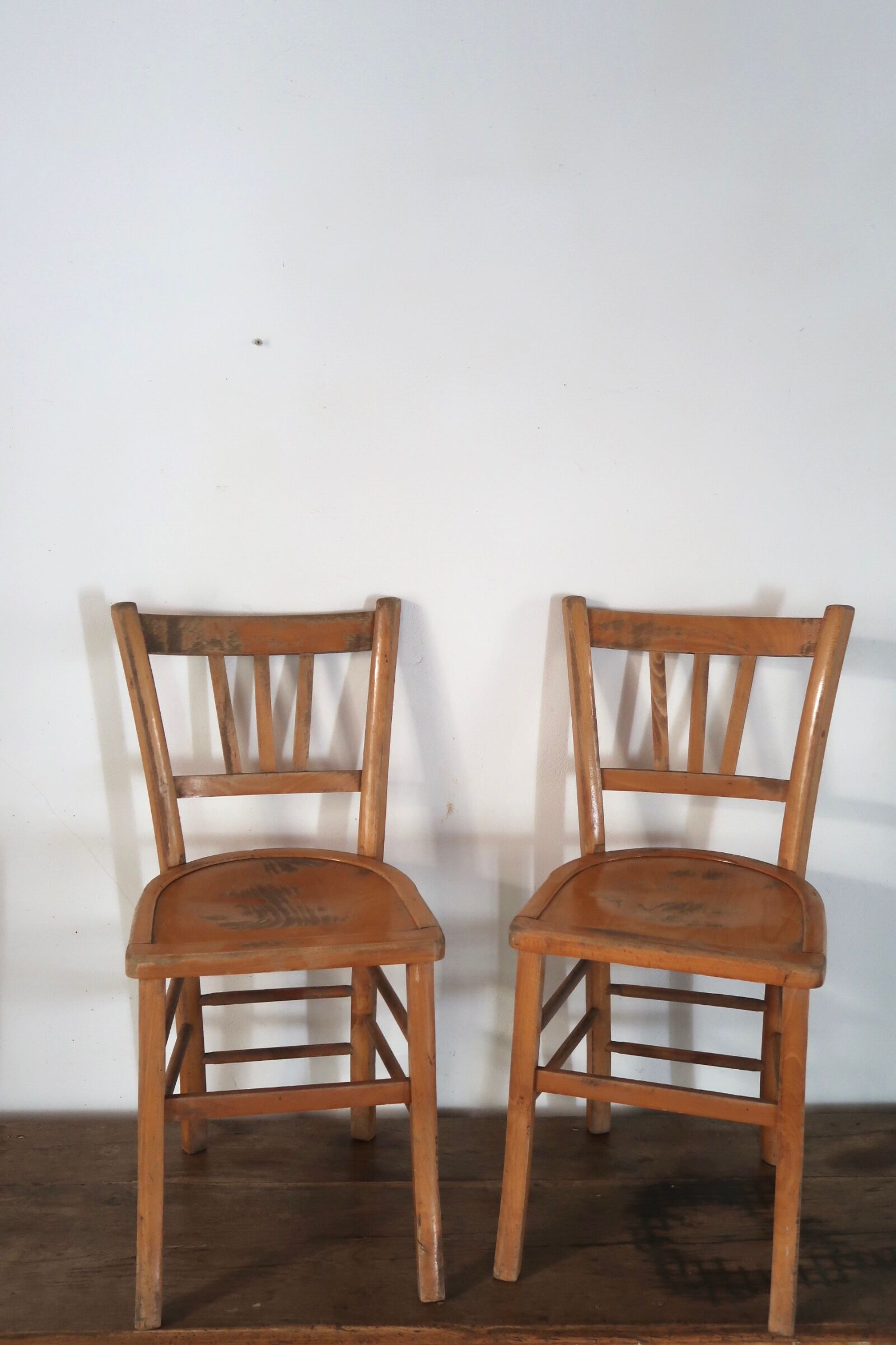 Lot de 2 chaises bistrot en bois