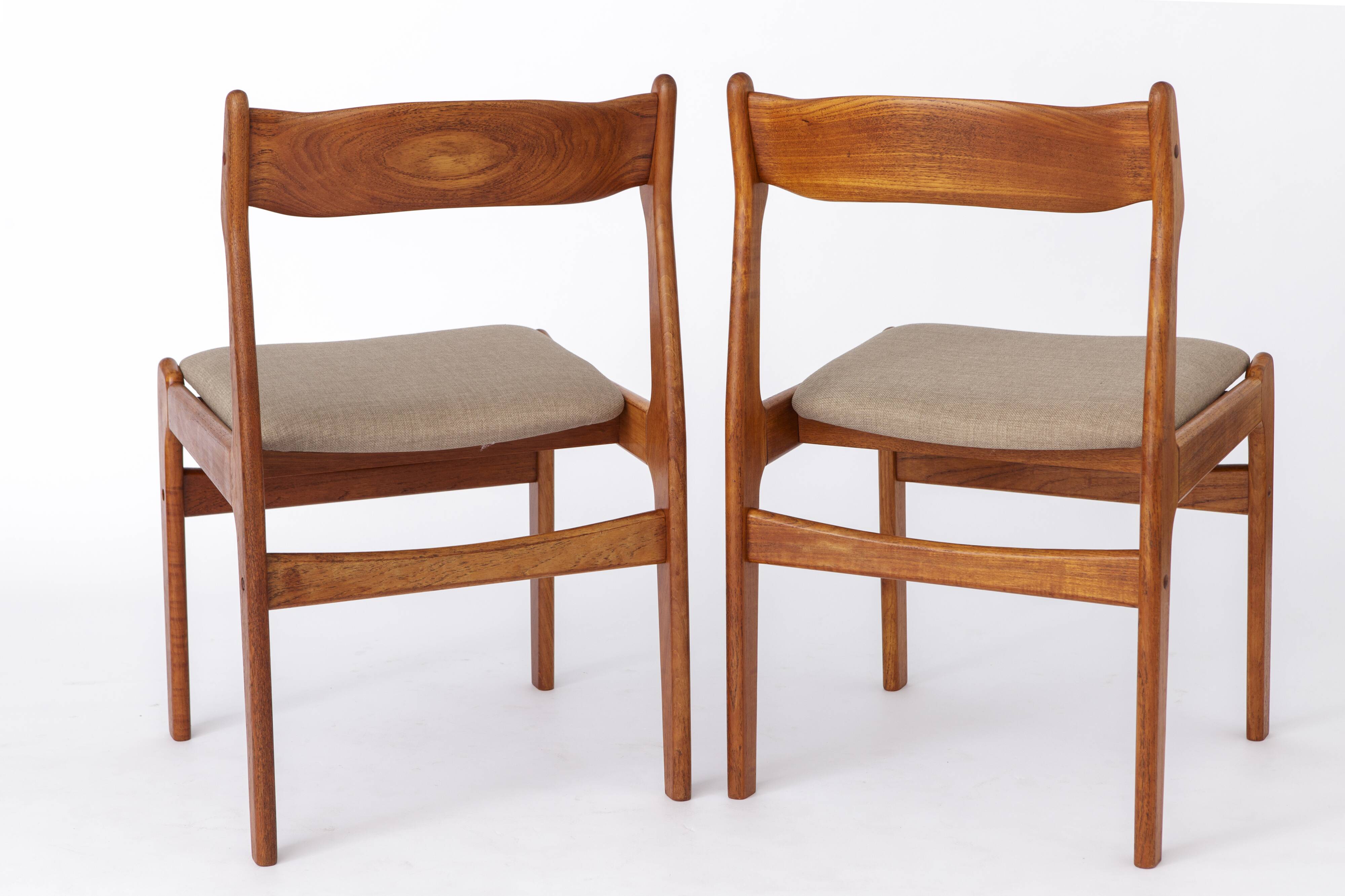2 of 5 Vintage Danish Chairs 1960s - Walnut Chair Frame