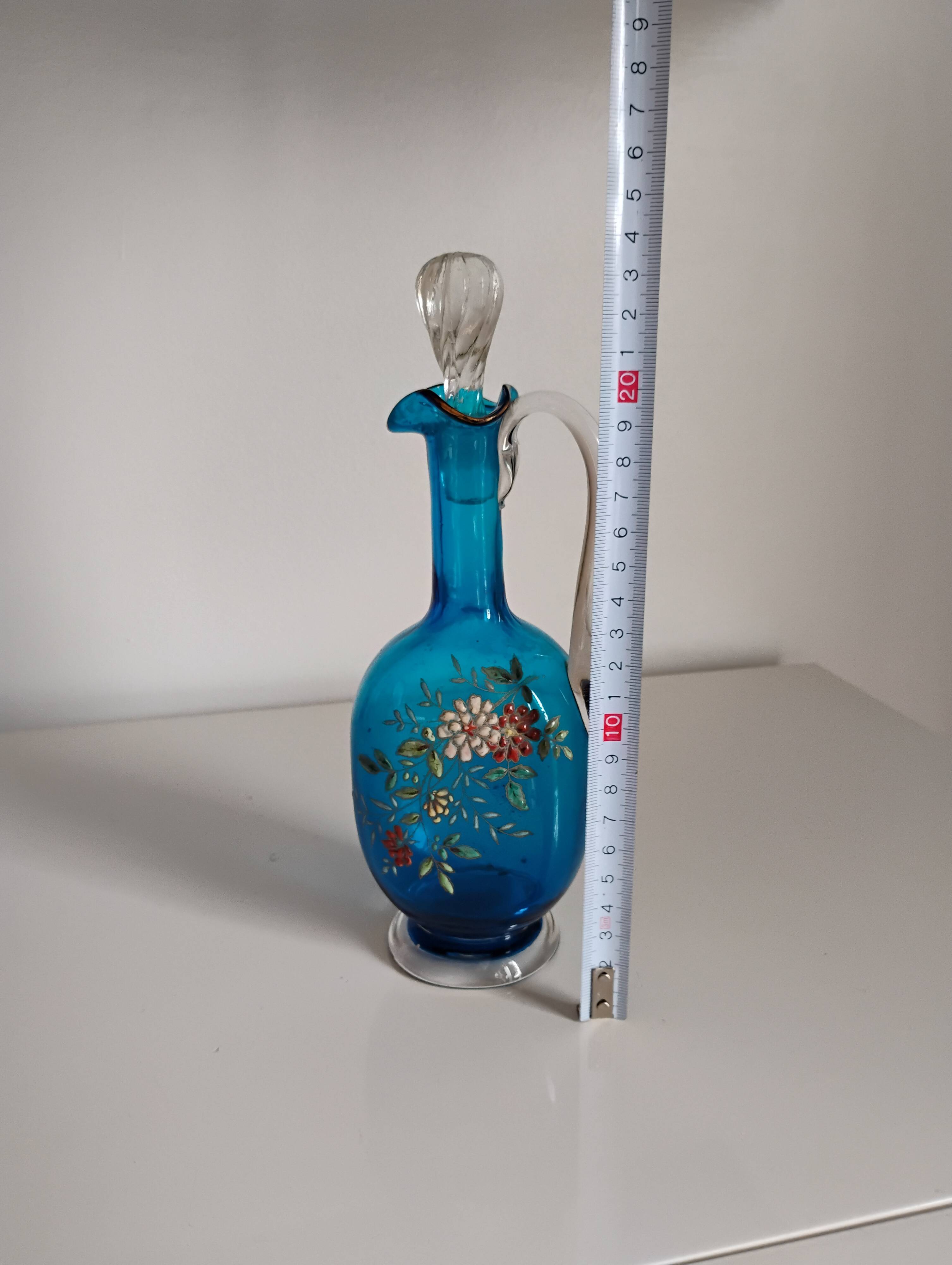 Botella o licorera francesa de cristal azul