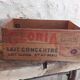 Caisse ancienne en bois Gloria