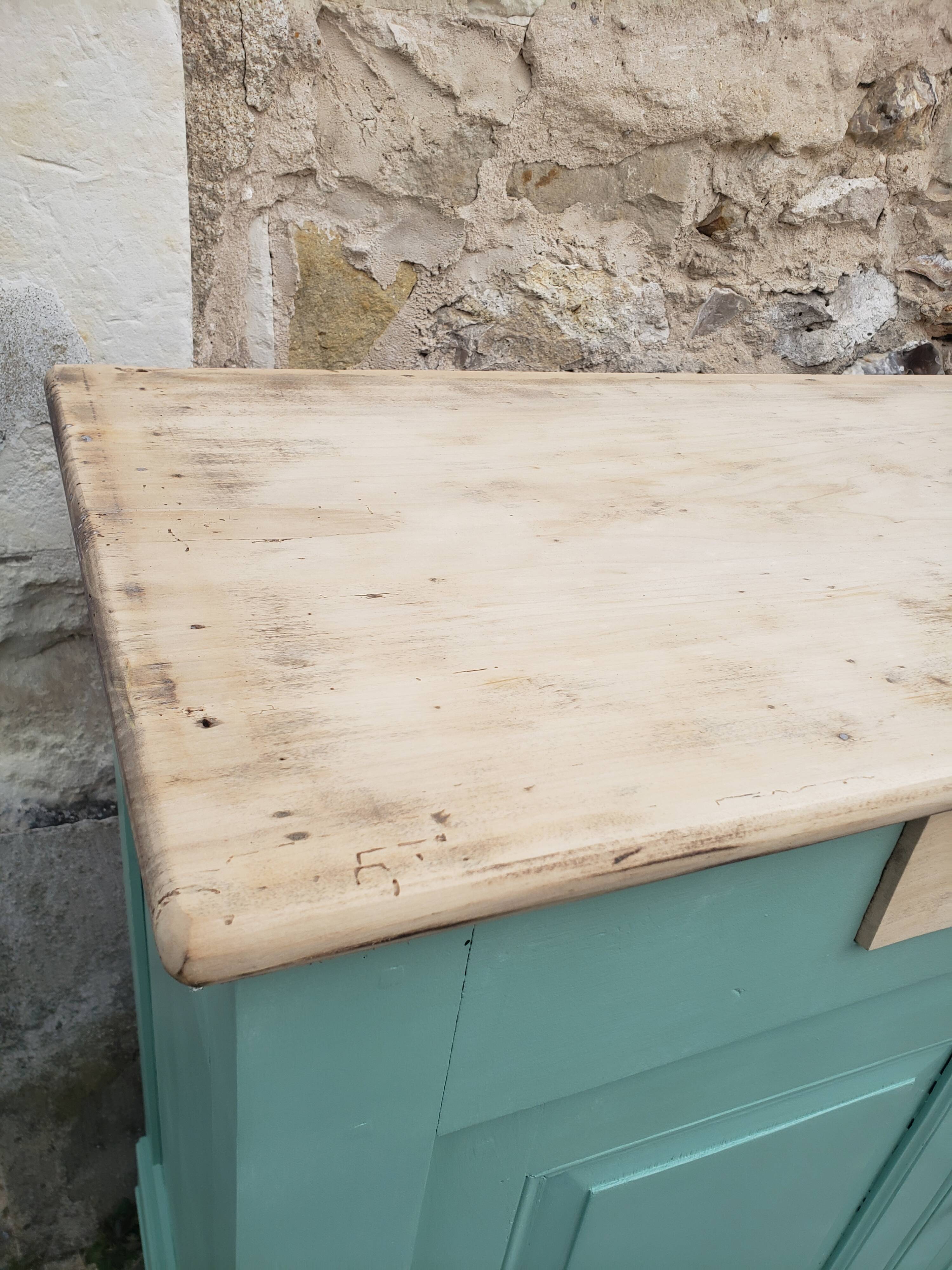 Parisian buffet green mint countryside