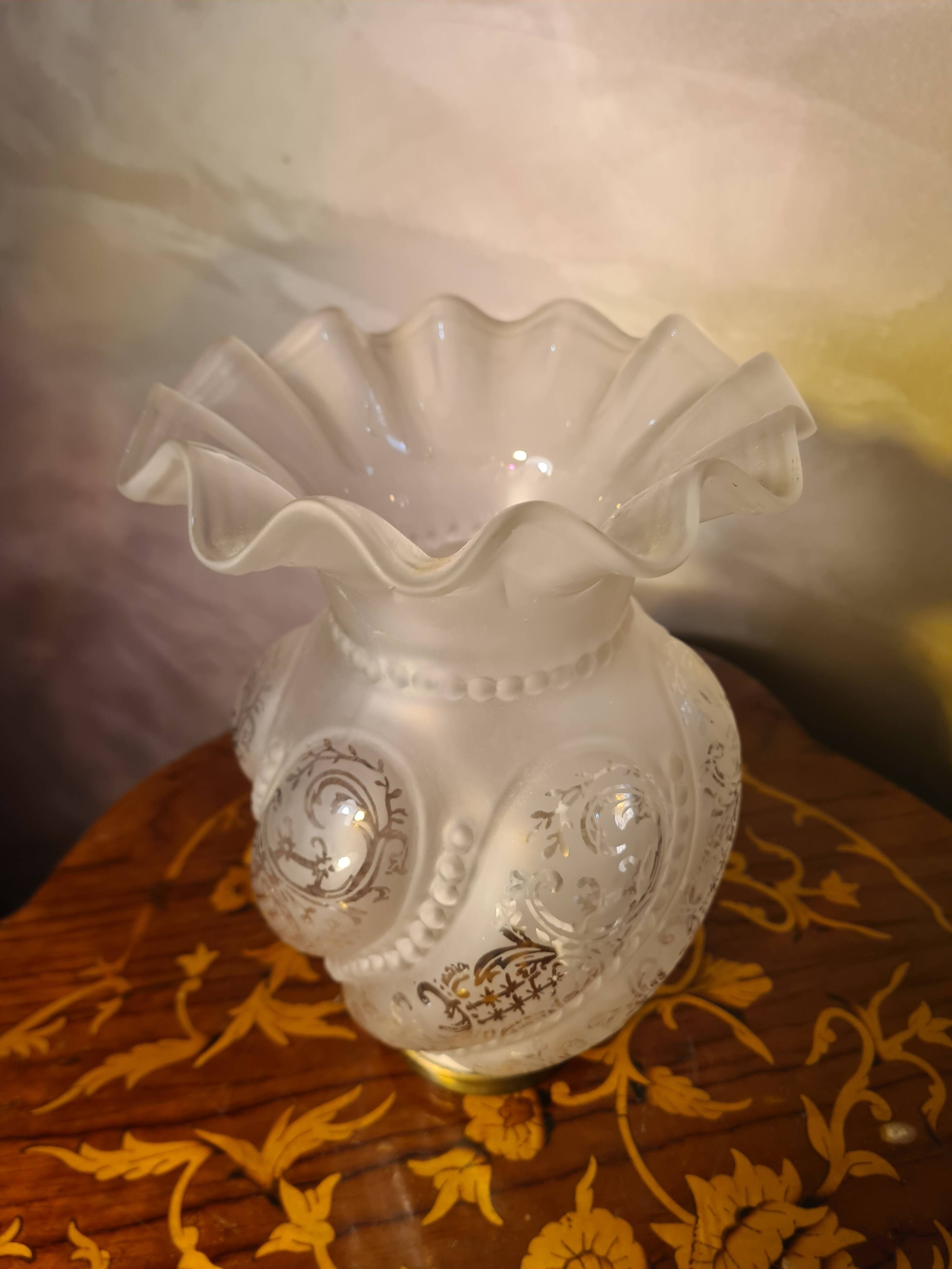 tulipe verre napoleon 3 pour lampe a petrole large 16xh23x5,5dia int