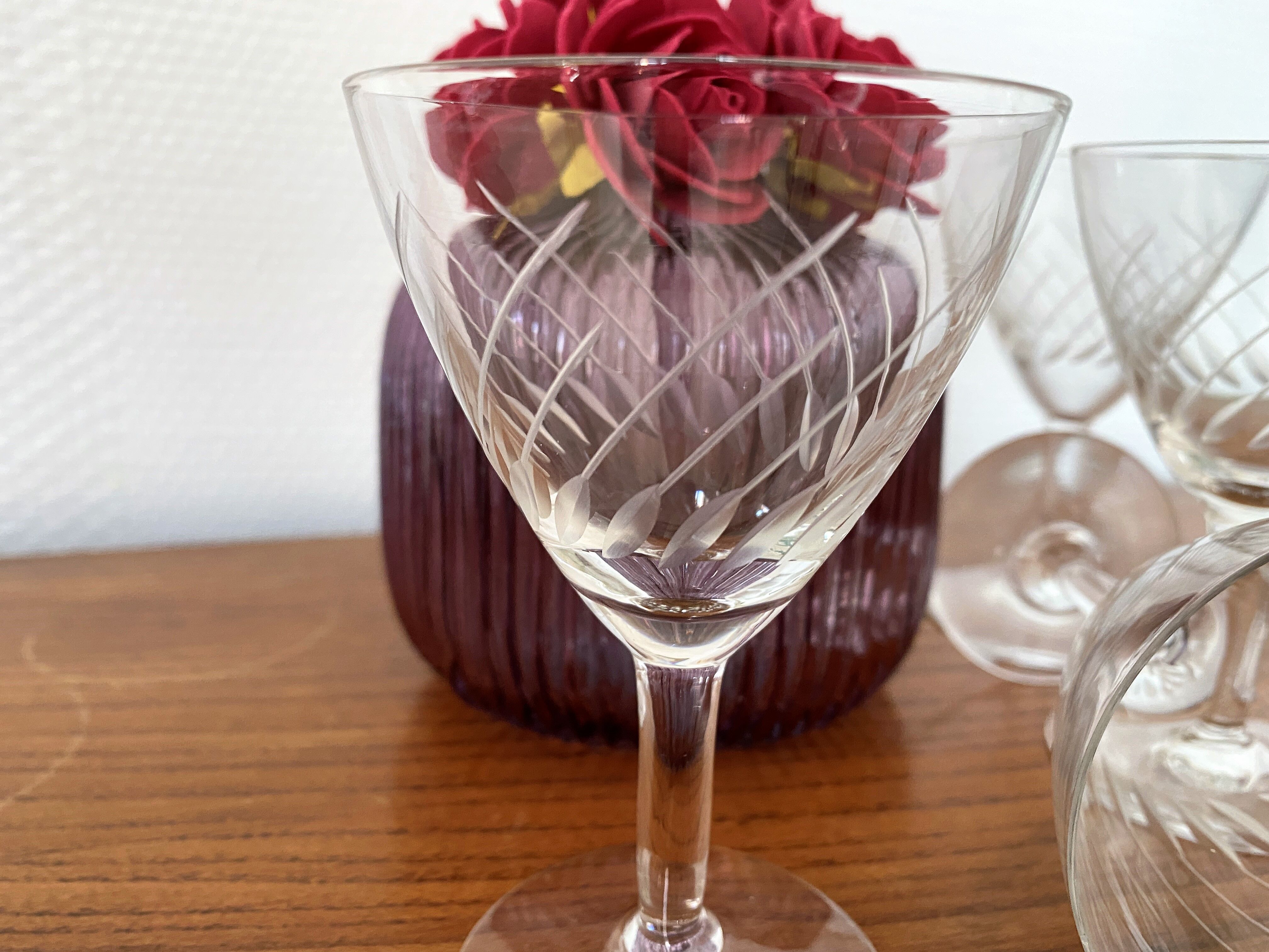 4 white wine glasses in engraved glass 6 cl