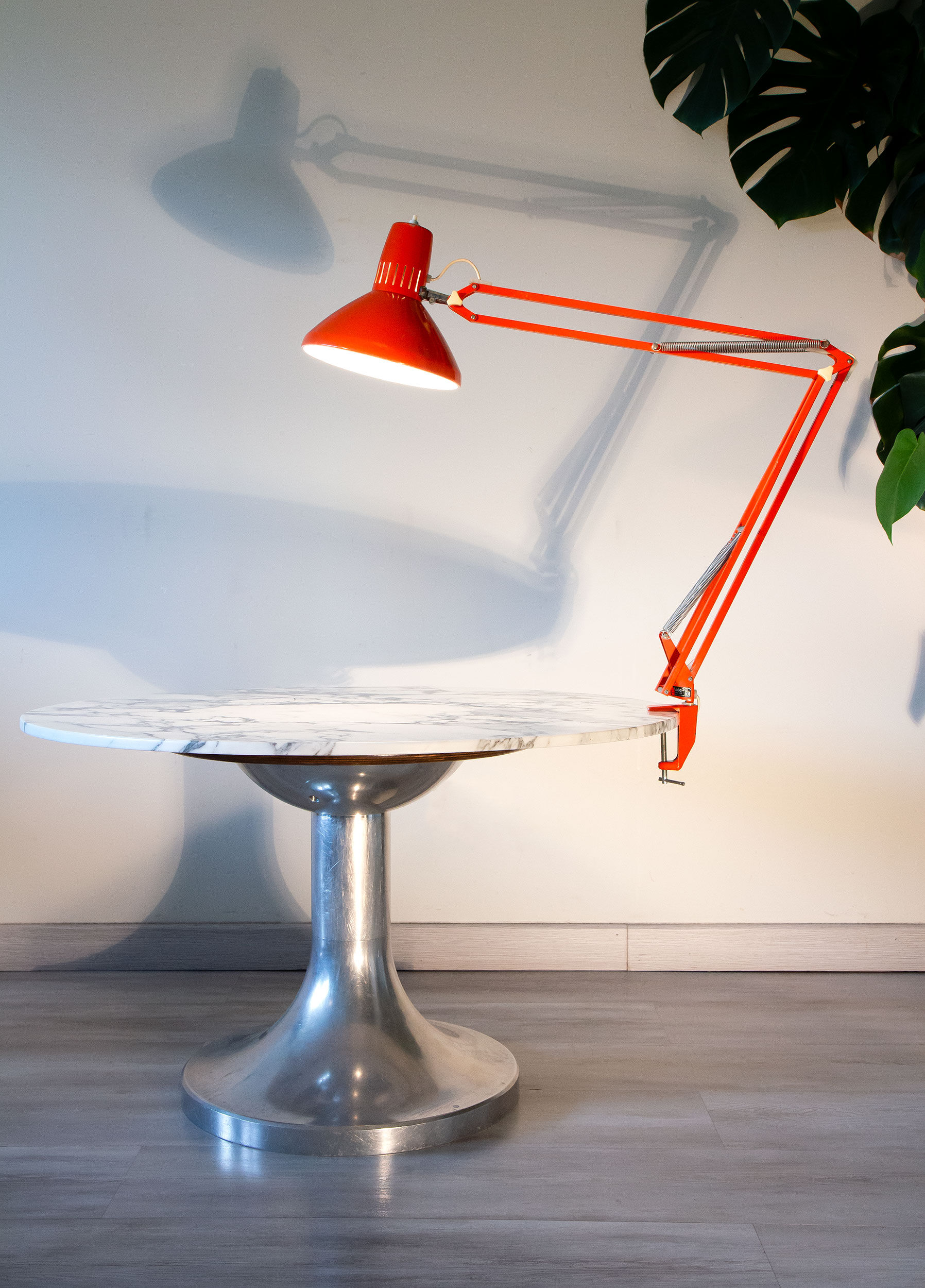 Lampe d'architecte Ledu orange, France 1970