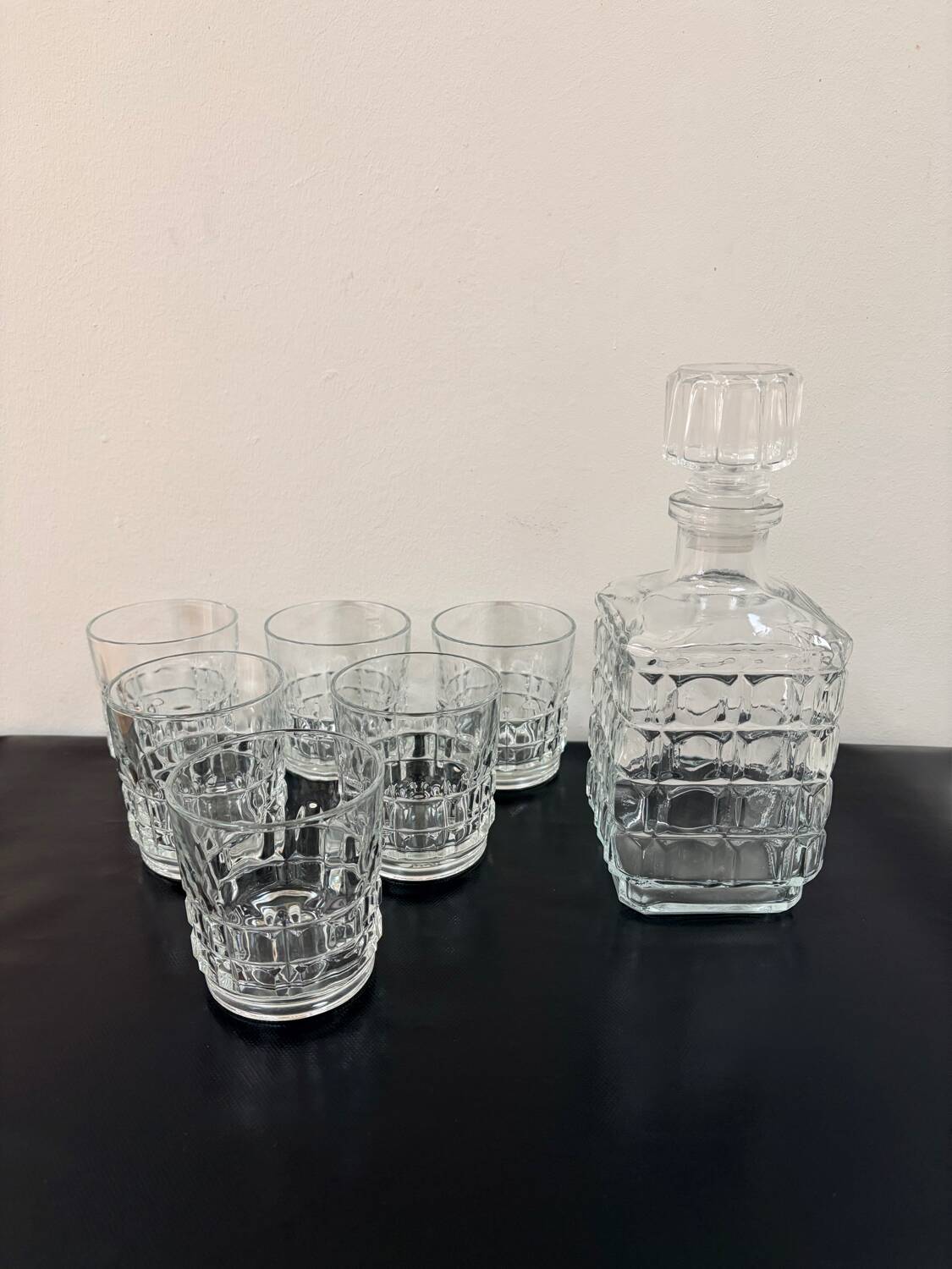 Luminarc Quadrille whisky service: decanter & 6 glasses from the 1970s.