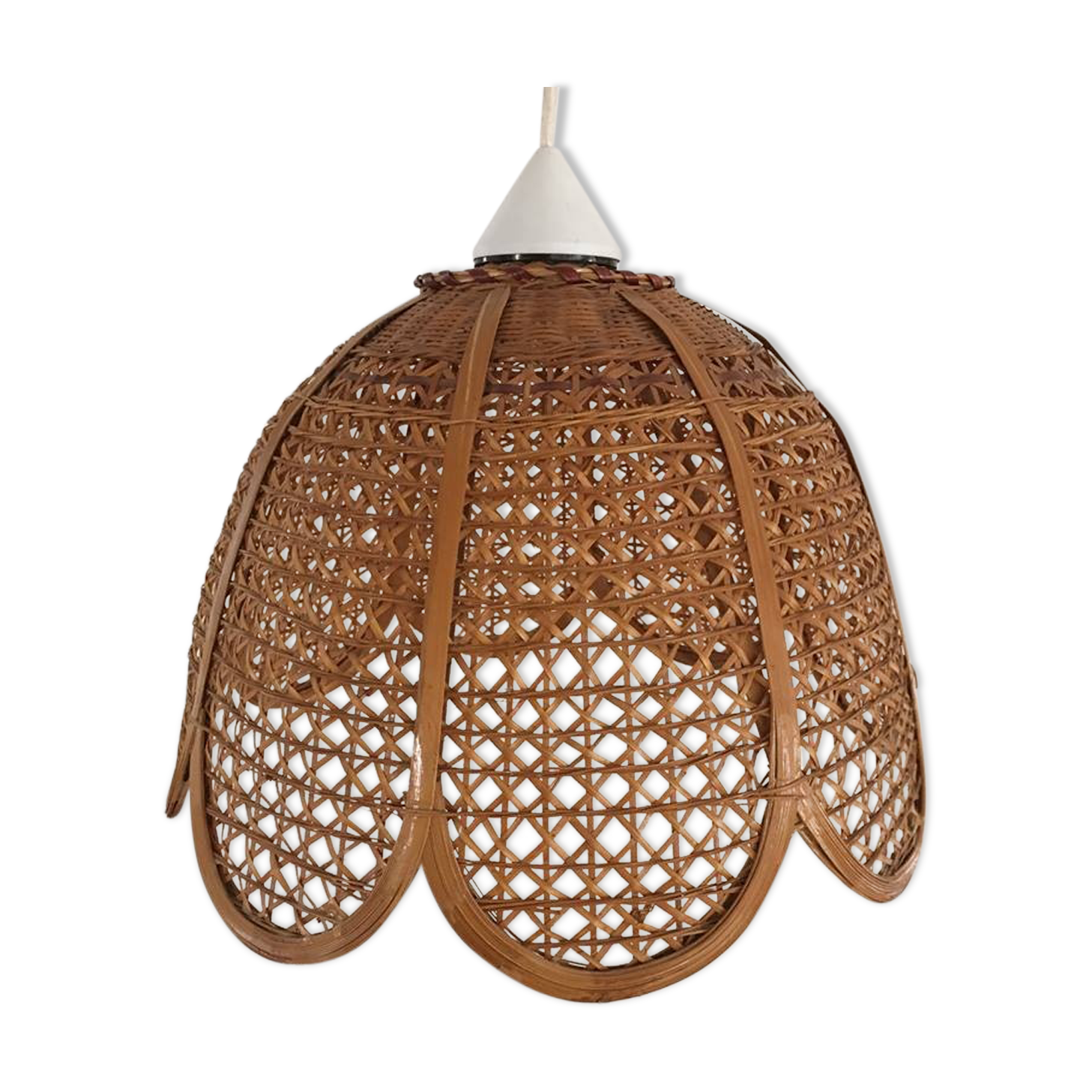 Hanging lamp in wicker woven in the shape of a flower