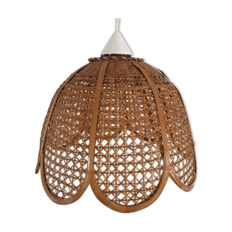 Hanging lamp in wicker woven in the shape of a flower