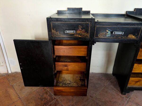 Petit bureau laque de Chine