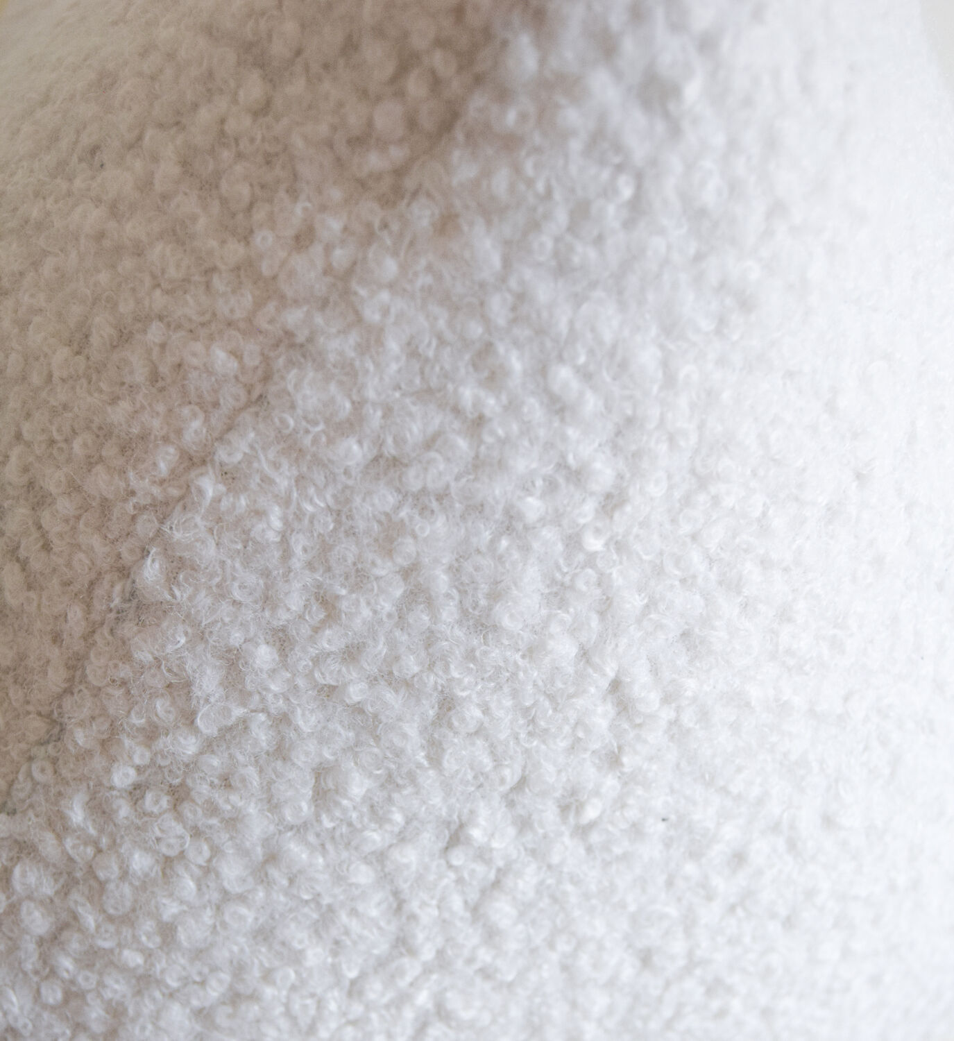 Looped berlingot cushion